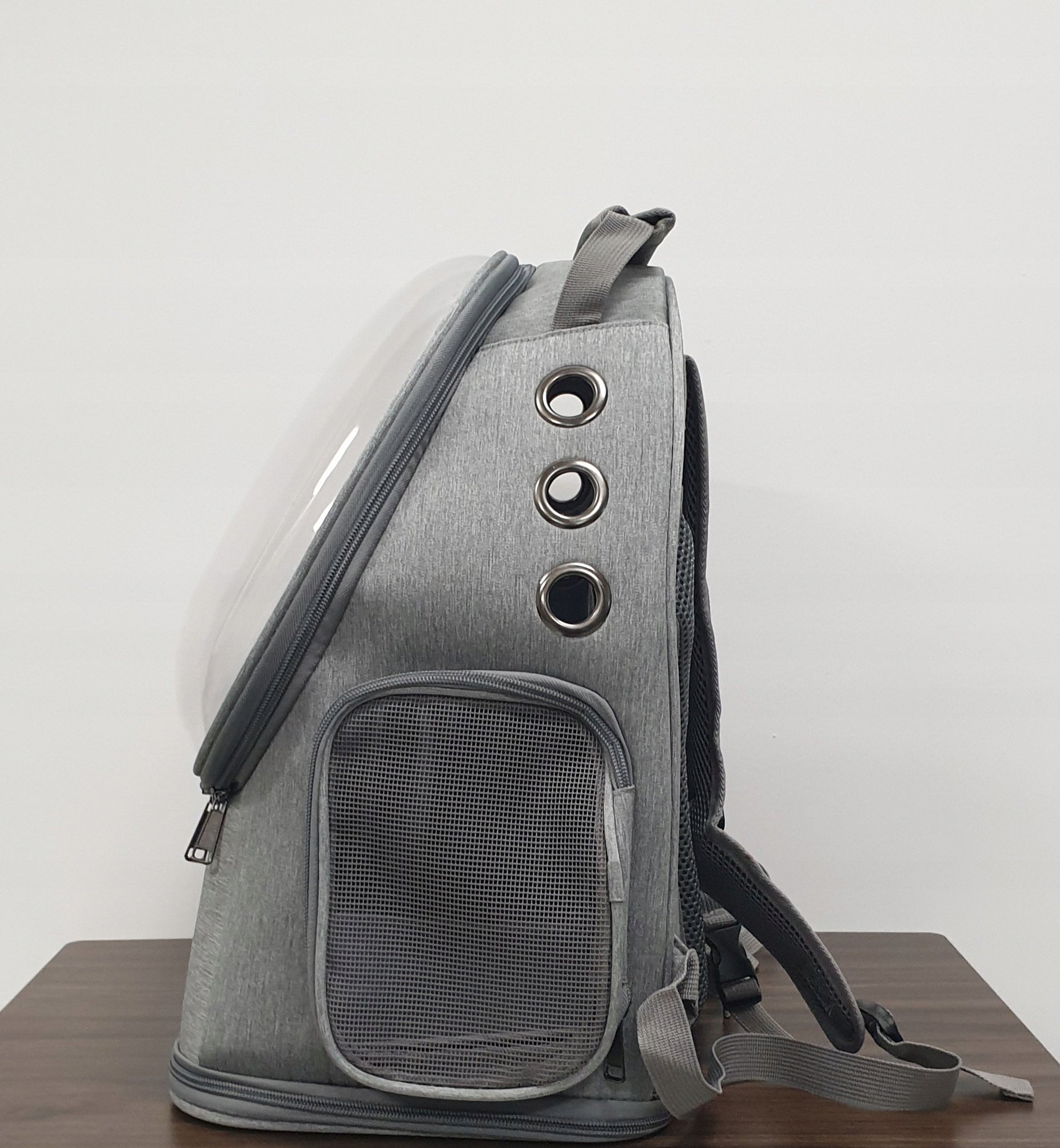 Transporter for cat / dog CAPSULE BACKPACK (I202) Product depth 26 cm