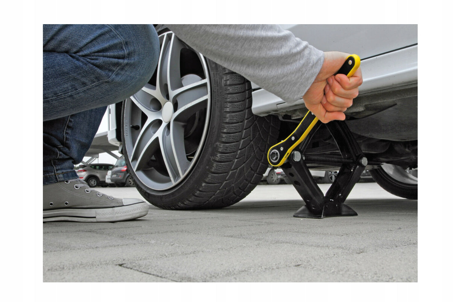 Trapezoidal lift LAMPA car jack 1T 1000kg TUV for wheel change Maximum lifting height 350 mm