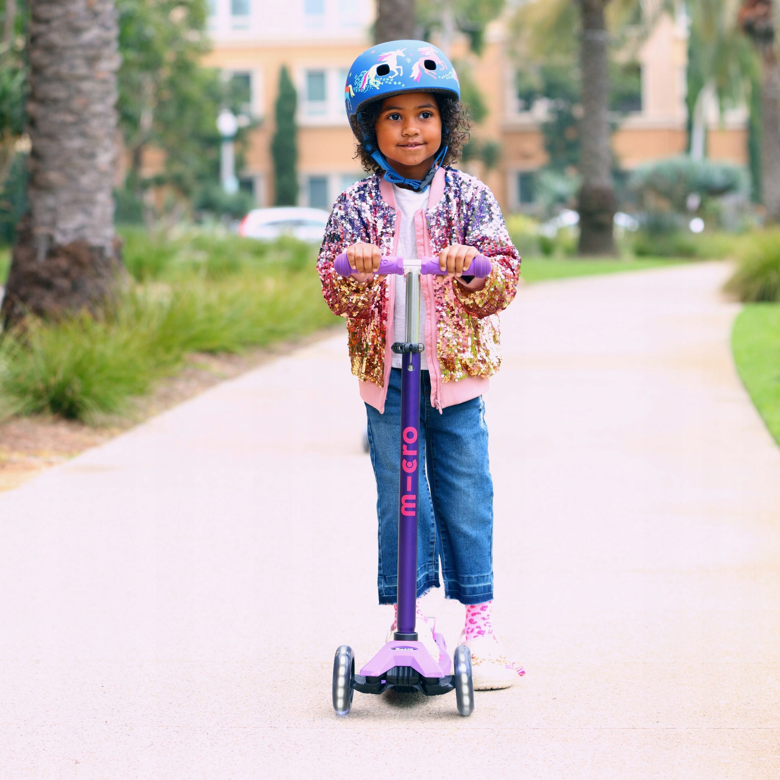 Tricycle Scooter for Kids Micro Maxi Deluxe LED Wheels LED Purple Brake yes