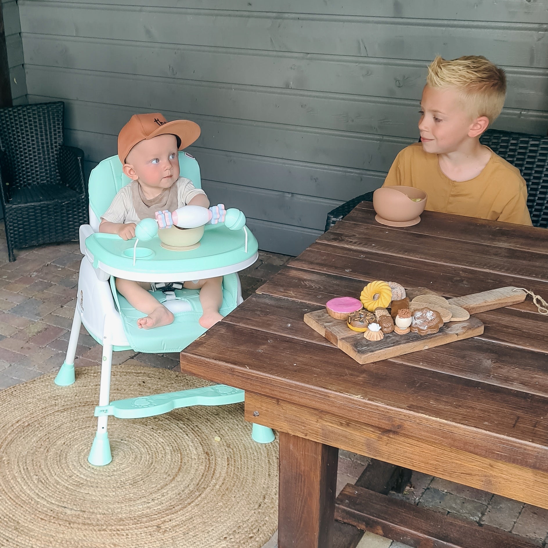 Twinky 2-in-1 Highchair and Walker Set, Green Manufacturer code 8719327495179