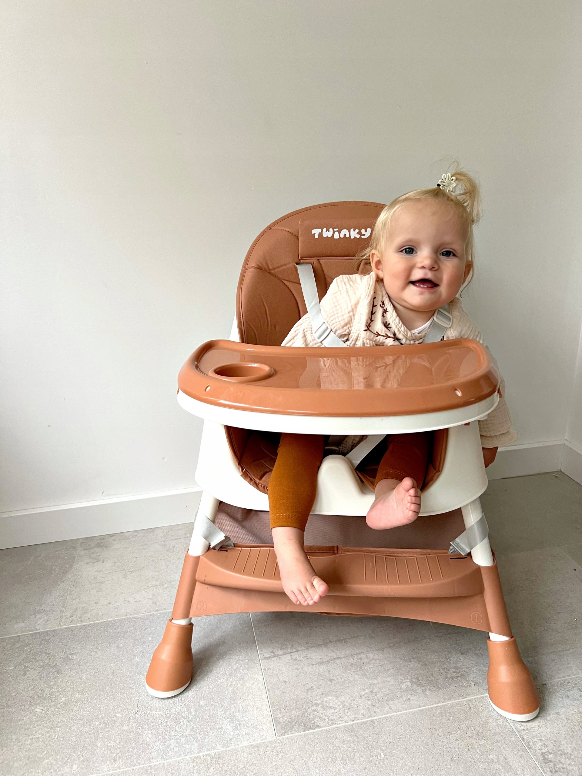 Twinky 2-in-1 MAXI Highchair and Walker Set, Brown Manufacturer code 8720938674020