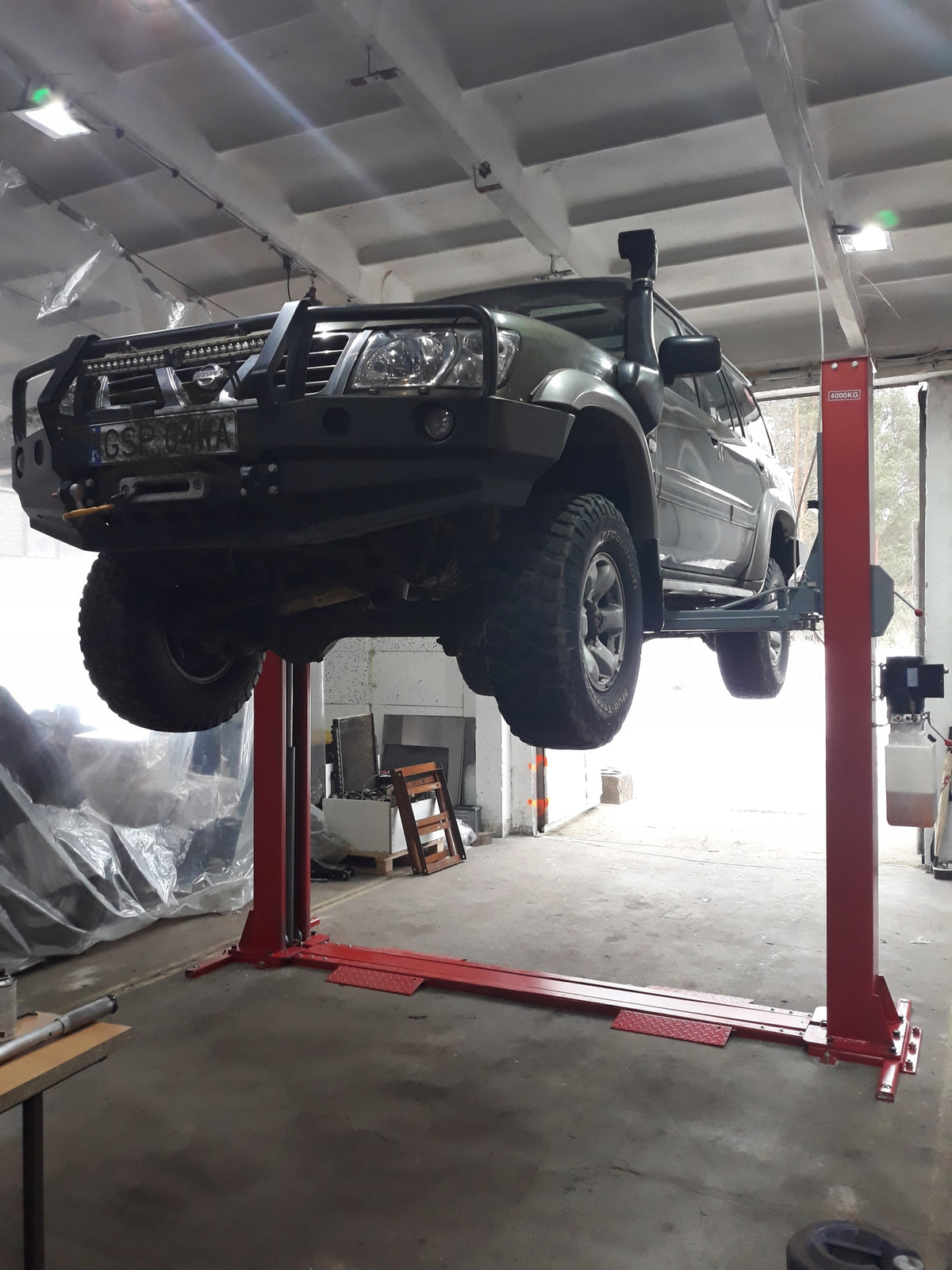 Two-column semi-automatic car lift 4T ON FRAME TM-GROUP Brand TM-Group