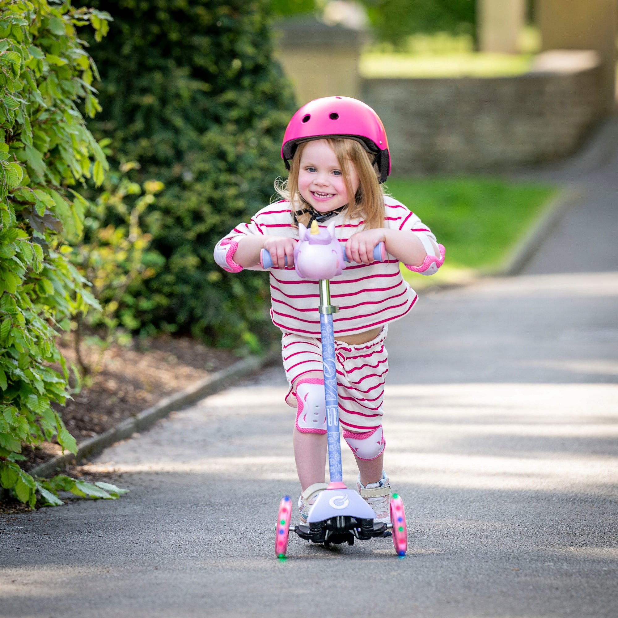 UNICORN TRICYCLE SCOOTER FOR CHILDREN LED GLOWING WHEELS EVO 2+ Packaging status original