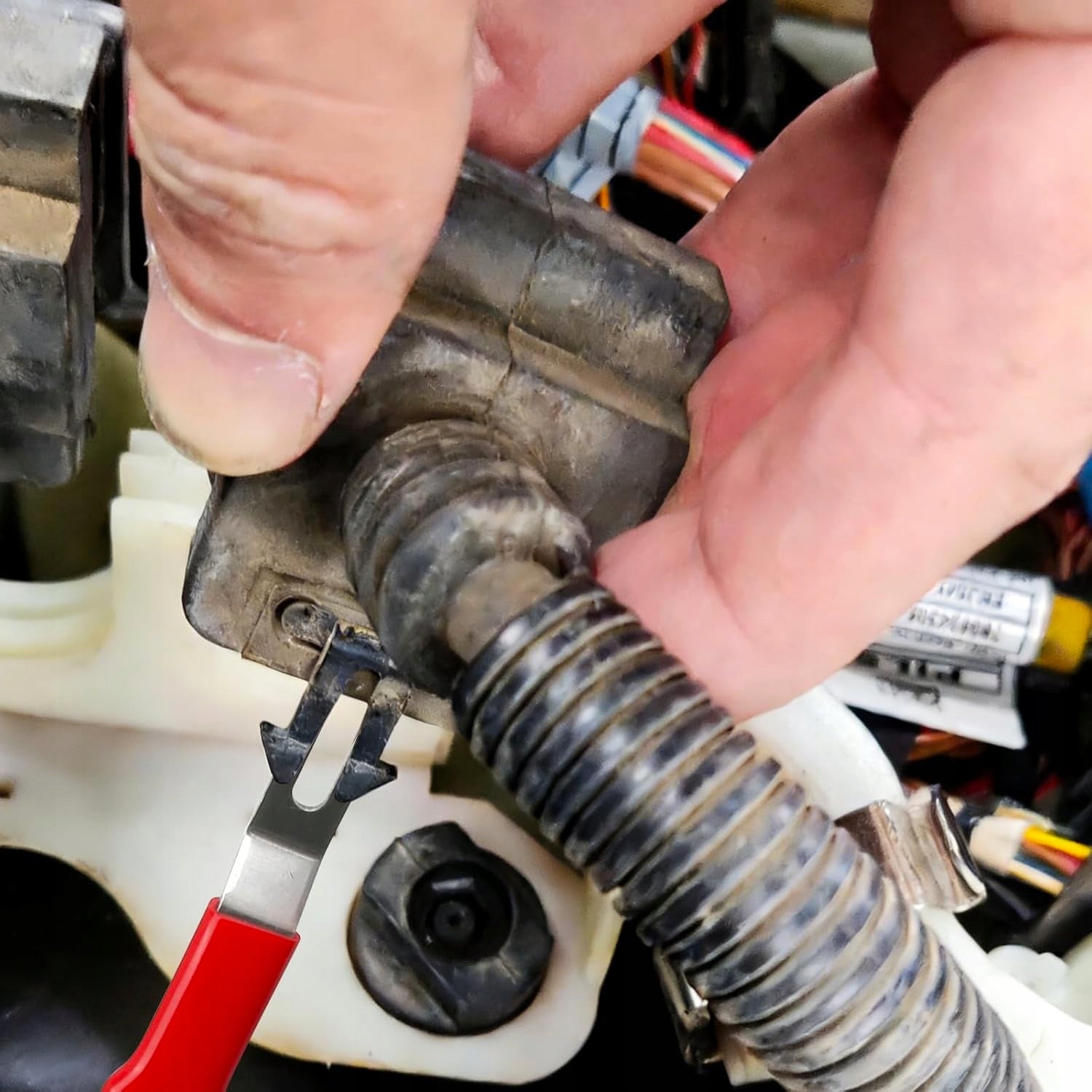 UNIVERSAL SET OF TOOLS FOR DISCONNECTING CAR PLUGS Manufacturer code 0634479522888