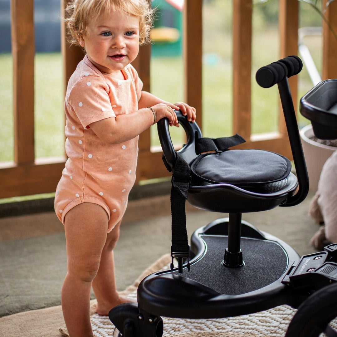 Universal 2in1 Stroller Attachment with Seat Glowing LED Wheels Folding EAN (GTIN) 0732755695148