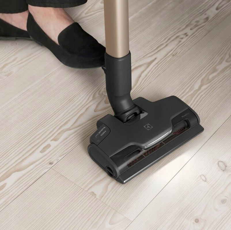 Upright vacuum cleaner 3in1 Electrolux Power Hygienic800 EP81HB25WU Washing function Dust container volume 0.4 l