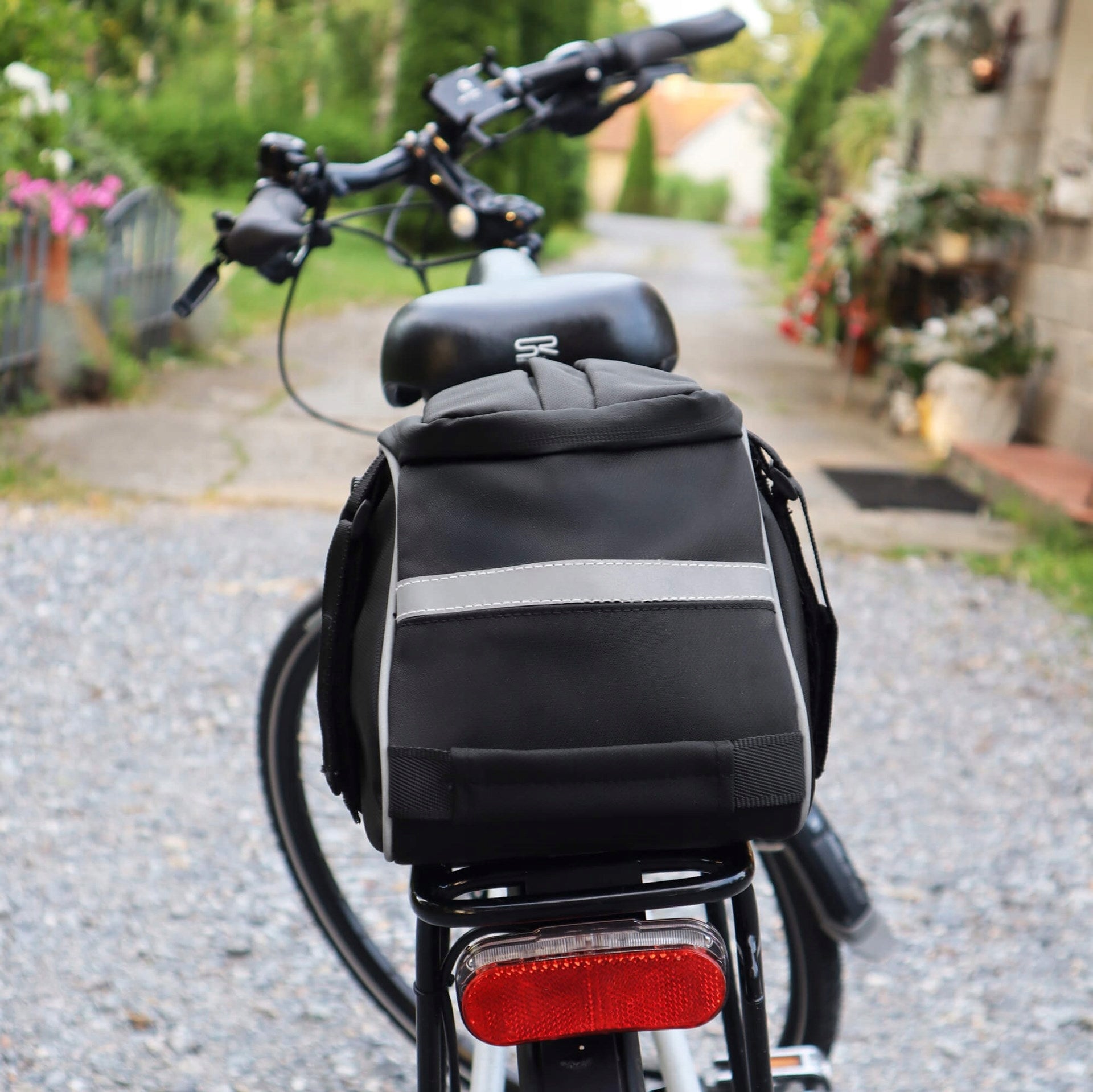 VERY ROOMY BICYCLE BAG FOR BIKE FRAME PANNIER TRUNK LARGE TRUNK CASE Color black