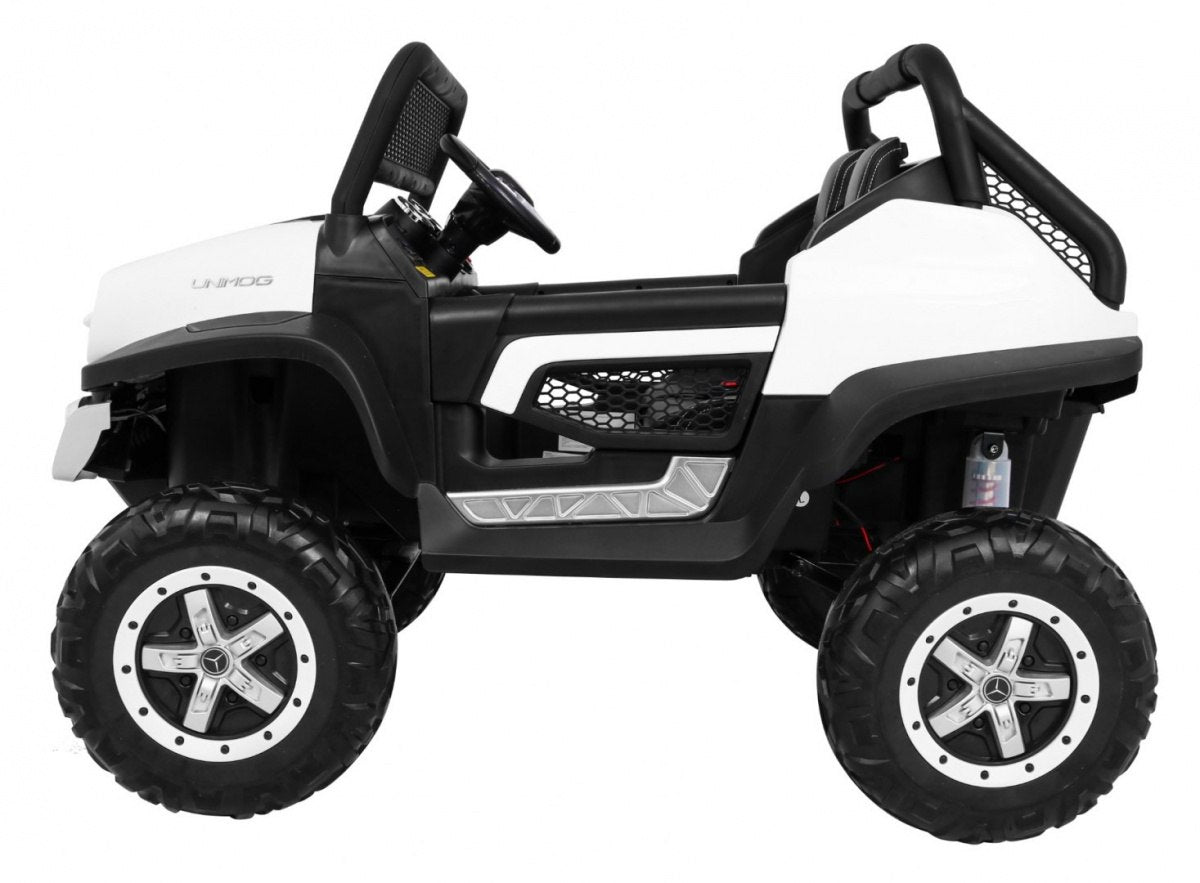 Vehicle Mercedes BENZ UNIMOG White Color white