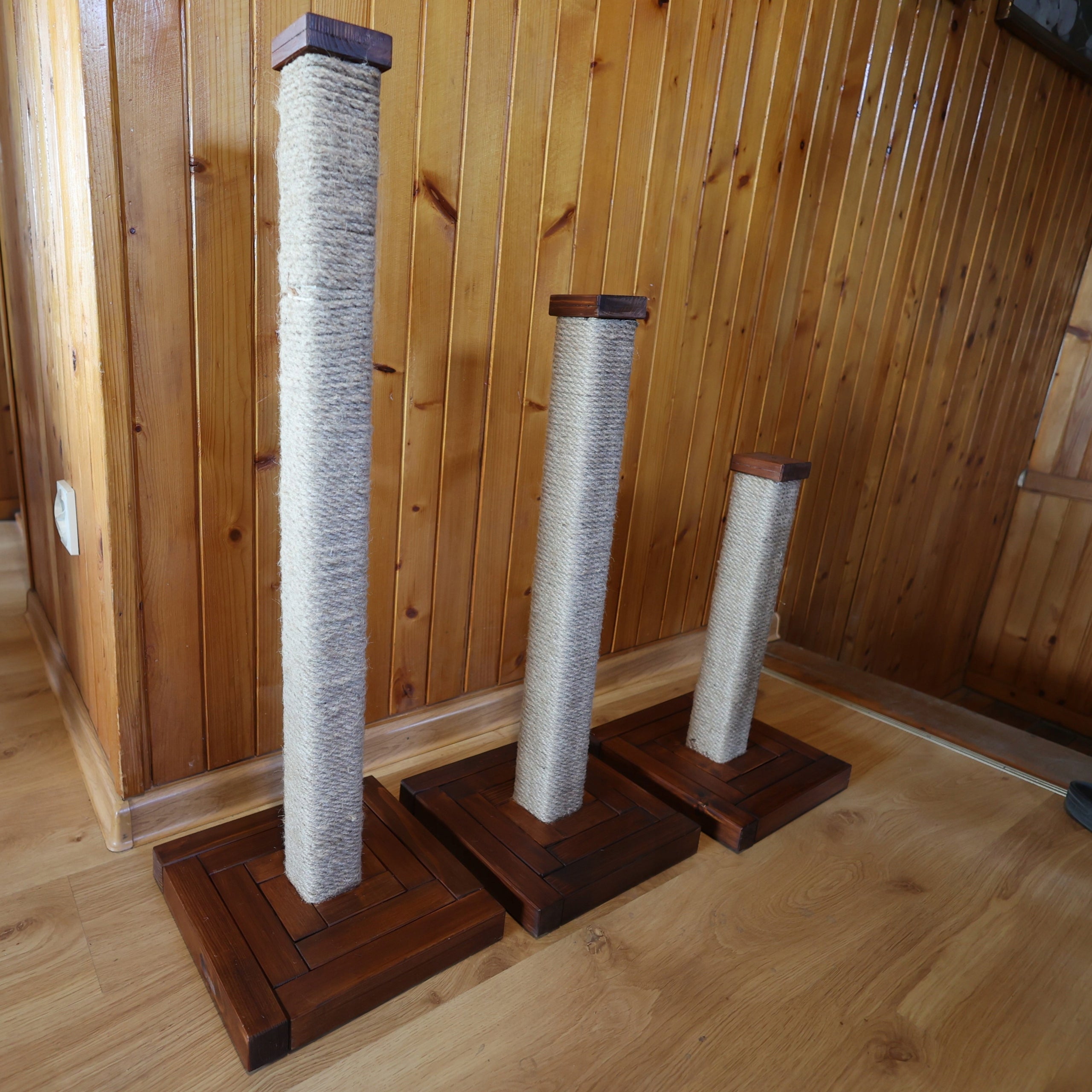 Very stable high cat scratcher scratching post 100cm Wooden Trade name Rolka R02-100Fi100Ł