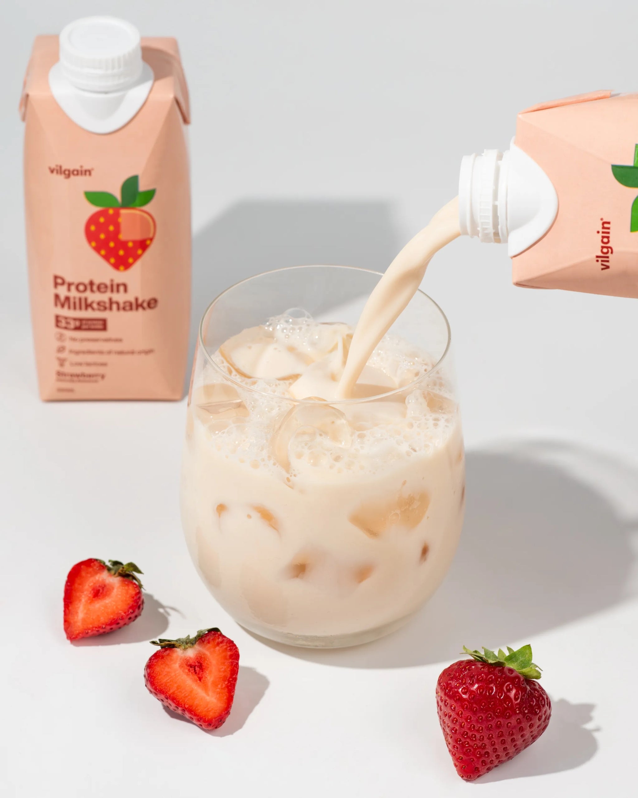 Vilgain Protein Milkshake 330 ml Strawberry strawberry protein shake Packaging status original
