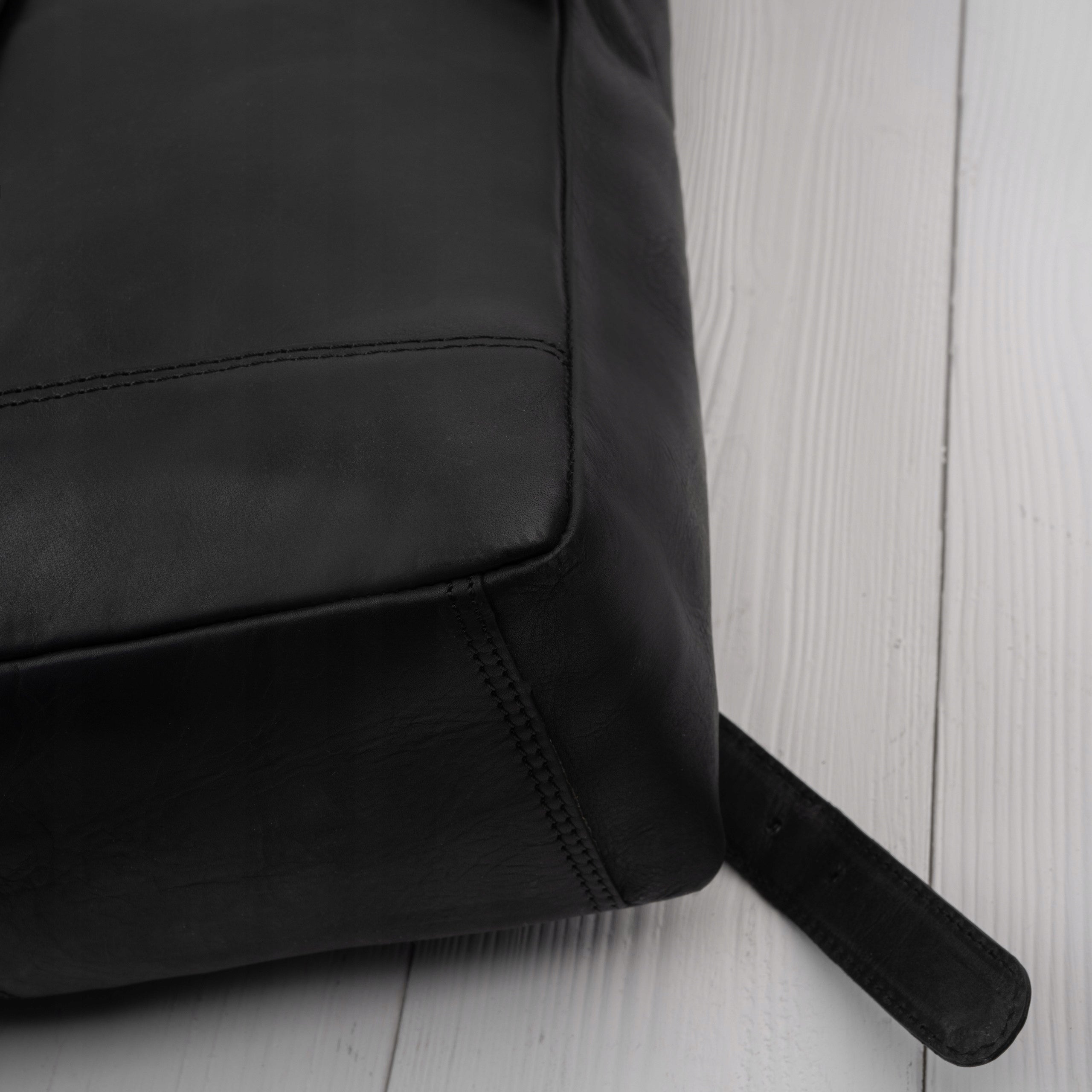 Vintage leather roll top backpack for city laptop black Paolo Peruzzi Gender unisex