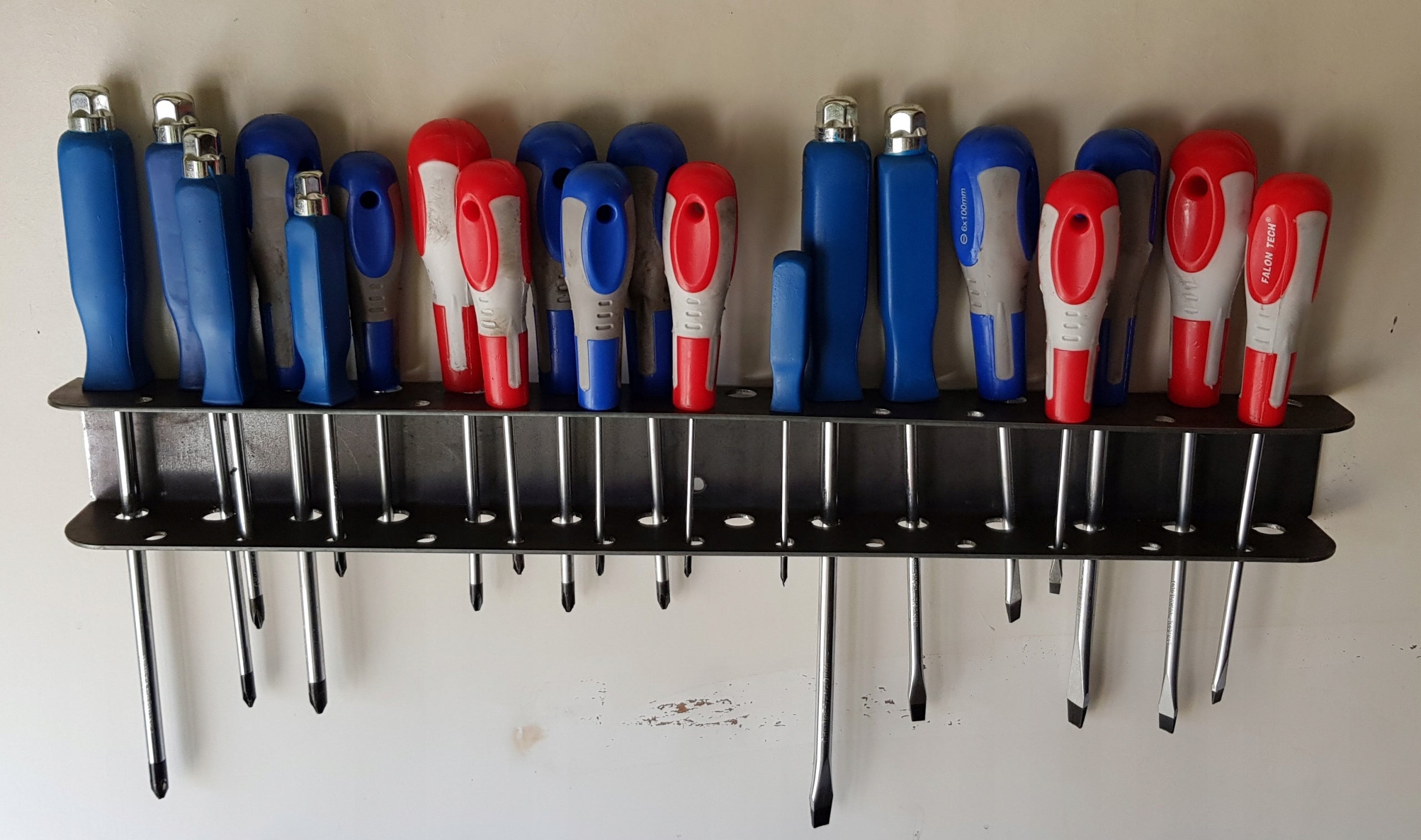 WALL Hanger for SCREWDRIVERS with Holes WRENCHES workshop tools strip Brand Pronett