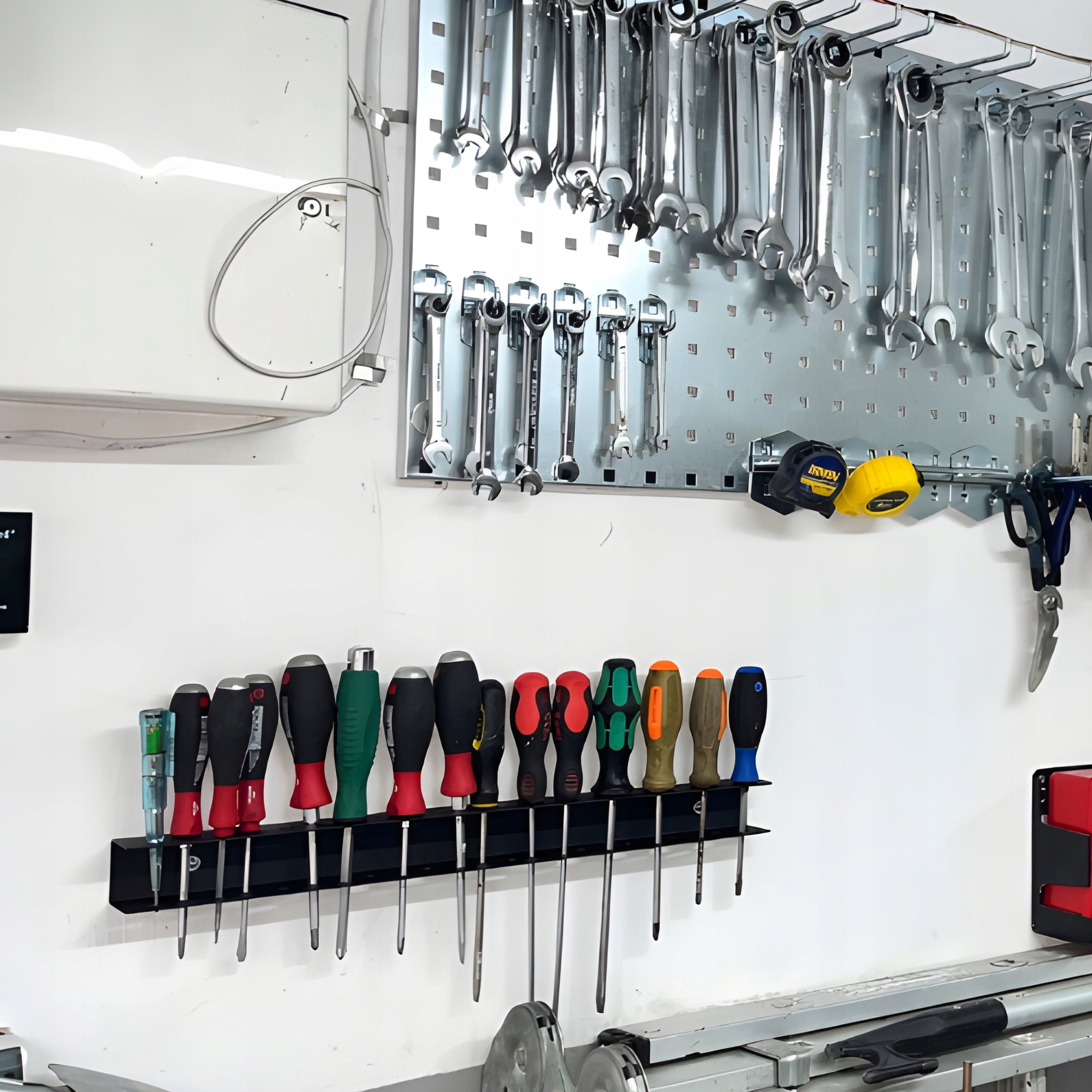 WALL Hanger for SCREWDRIVERS with Holes WRENCHES workshop tools strip Product height 4.5 cm