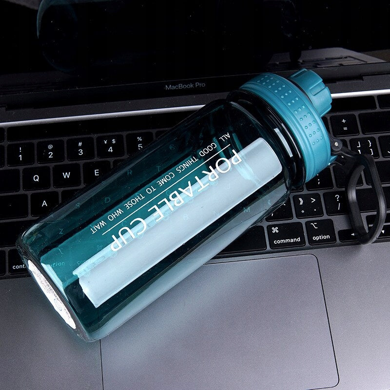 WATER BOTTLE SPORTS WATER BOTTLE LIGHT FITNESS GYM 600ML BLUE Color green