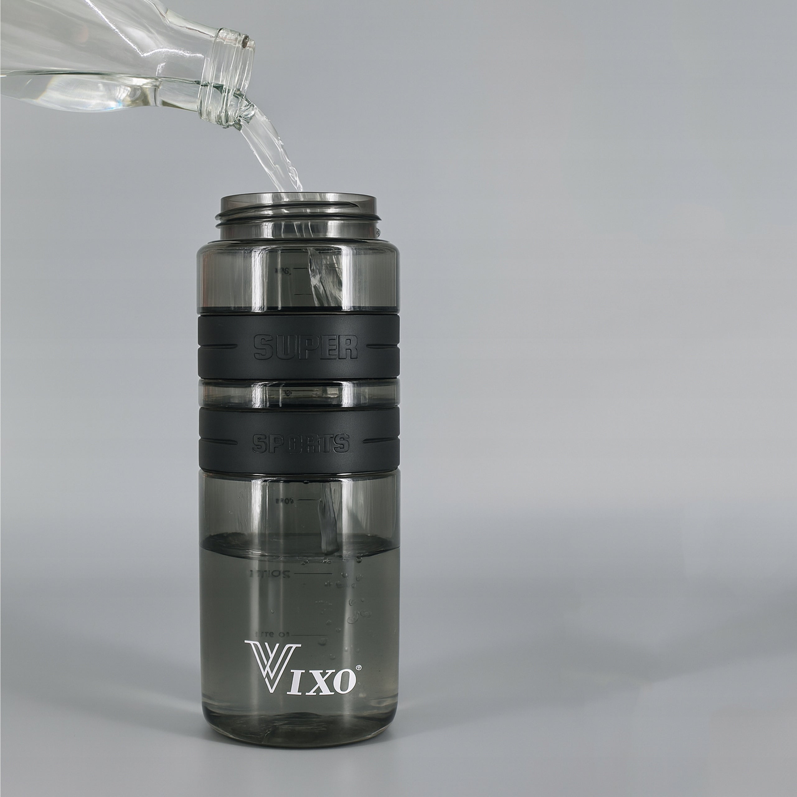 WATER BOTTLE VIXO 700ML BPA FREE FOR WATER TRITAN SEALED WITH SPORTS MEASURING CUP Model Bidon sportowy na siłownię do szkoły dla dzieci