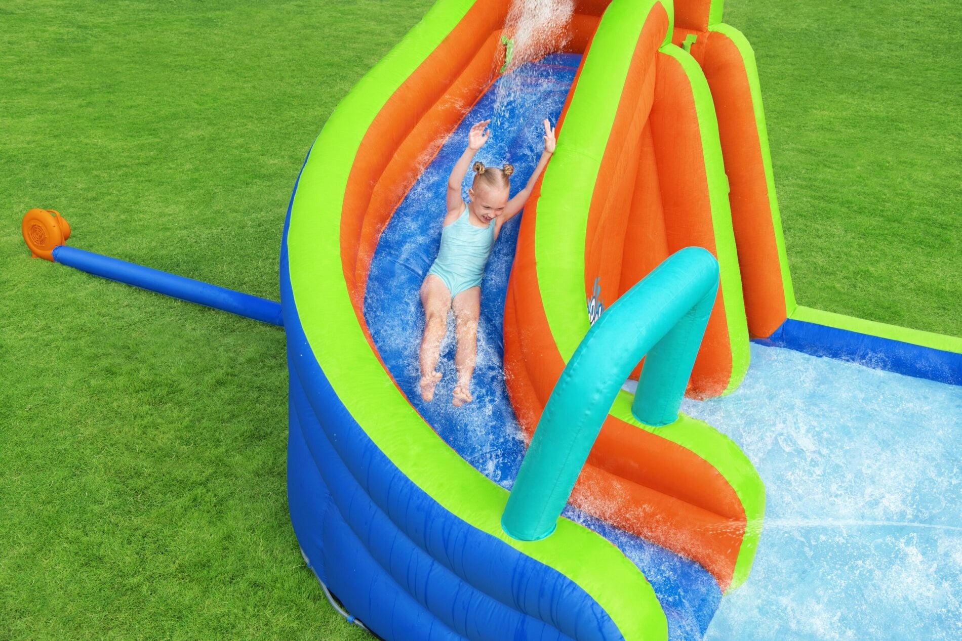 WATER PLAYGROUND FOR CHILDREN INFLATABLE LARGE SWIMMING POOL SLIDE WALL BESTWAY EAN (GTIN) 5905413718304