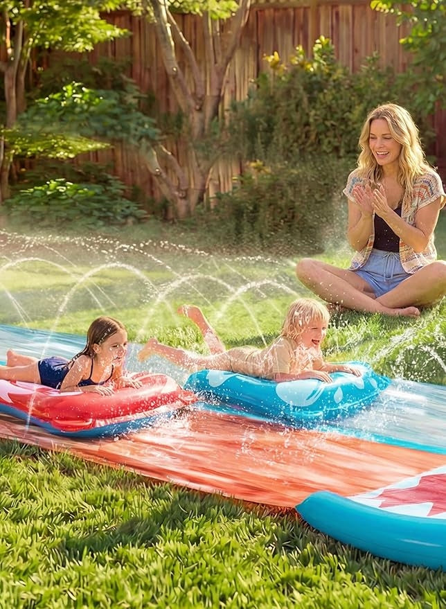 WATER SLIDE SHARK TWO TRACKS TWO BOARDS SPRINKLER FOR CHILDREN Length 685 cm