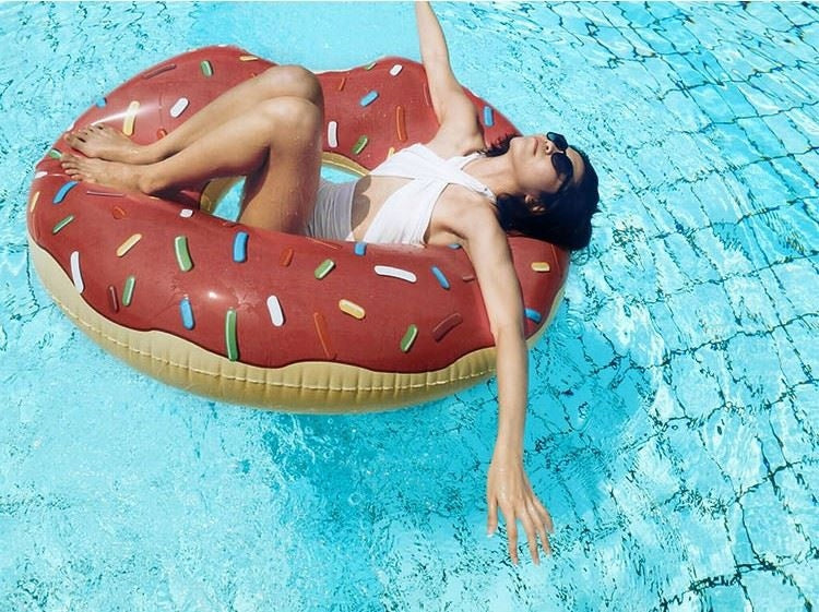 WHEEL INFLATABLE LARGE WATER MATTRESS FOR SWIMMING POOL DONUT CIRCLE 90CM XXL Length 90 cm