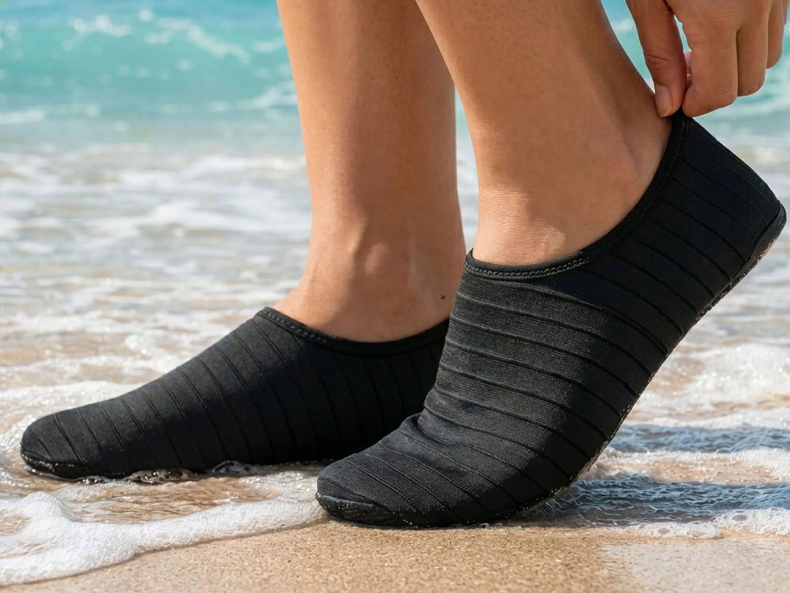 WOMEN'S BEACH WATER SHOES FOR SWIMMING BEACH CORAL ECHINACEA 43 Manufacturer code Buty do wody czarne- rozmiar 43 Trizand