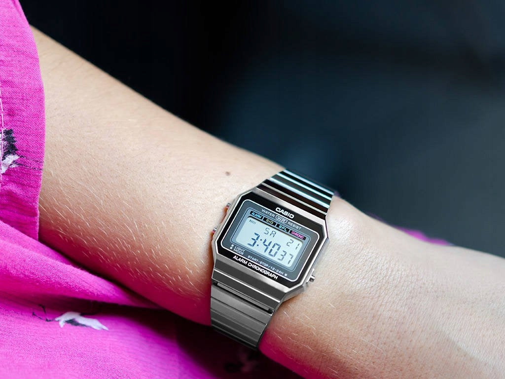 WOMEN'S WATCH CASIO A700WE-1AEF RETRO VINTAGE Batteries included yes