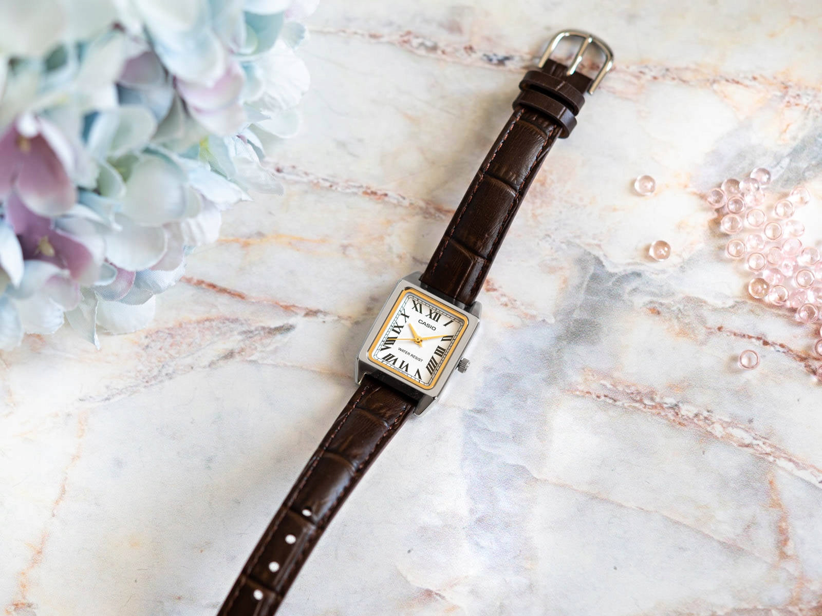 WOMEN'S WATCH CASIO LTP-B150L-7B2EF CLASSIC RECTANGULAR ON RETRO STRAP Batteries included yes