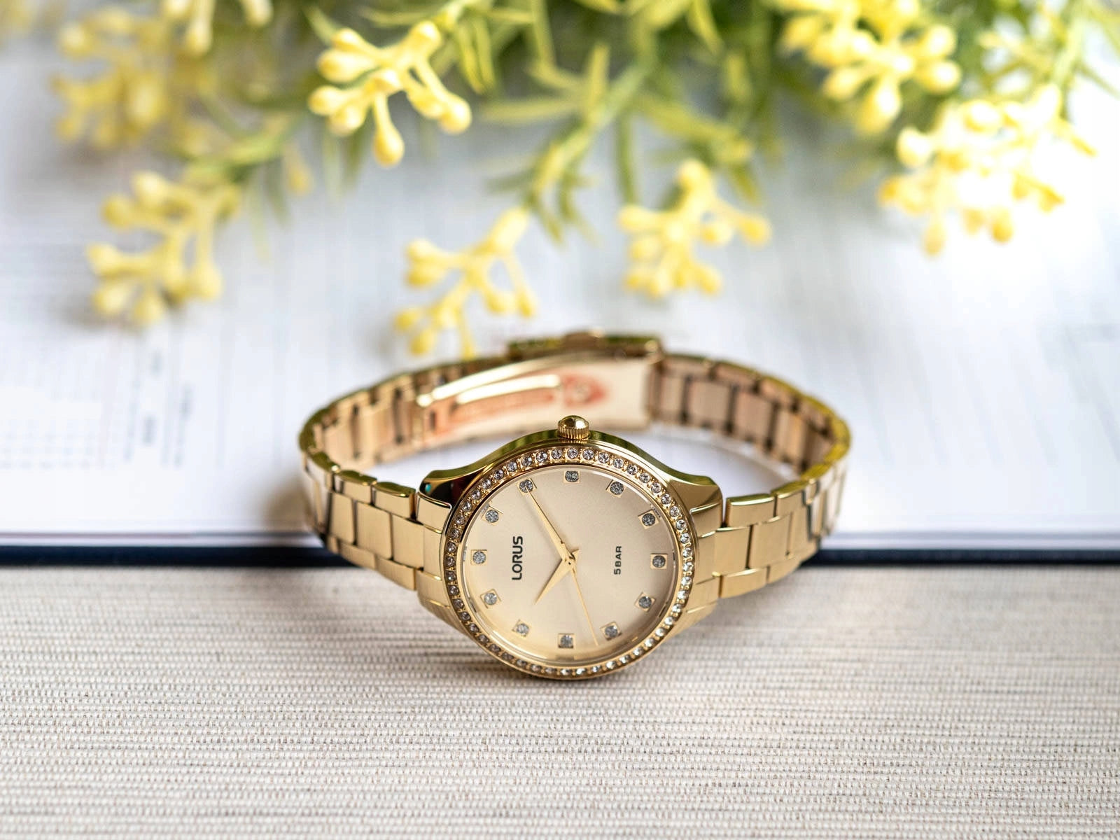 WOMEN'S WATCH LORUS RG284RX9 GOLD ON BRACELET ELEGANT 50M Batteries included yes