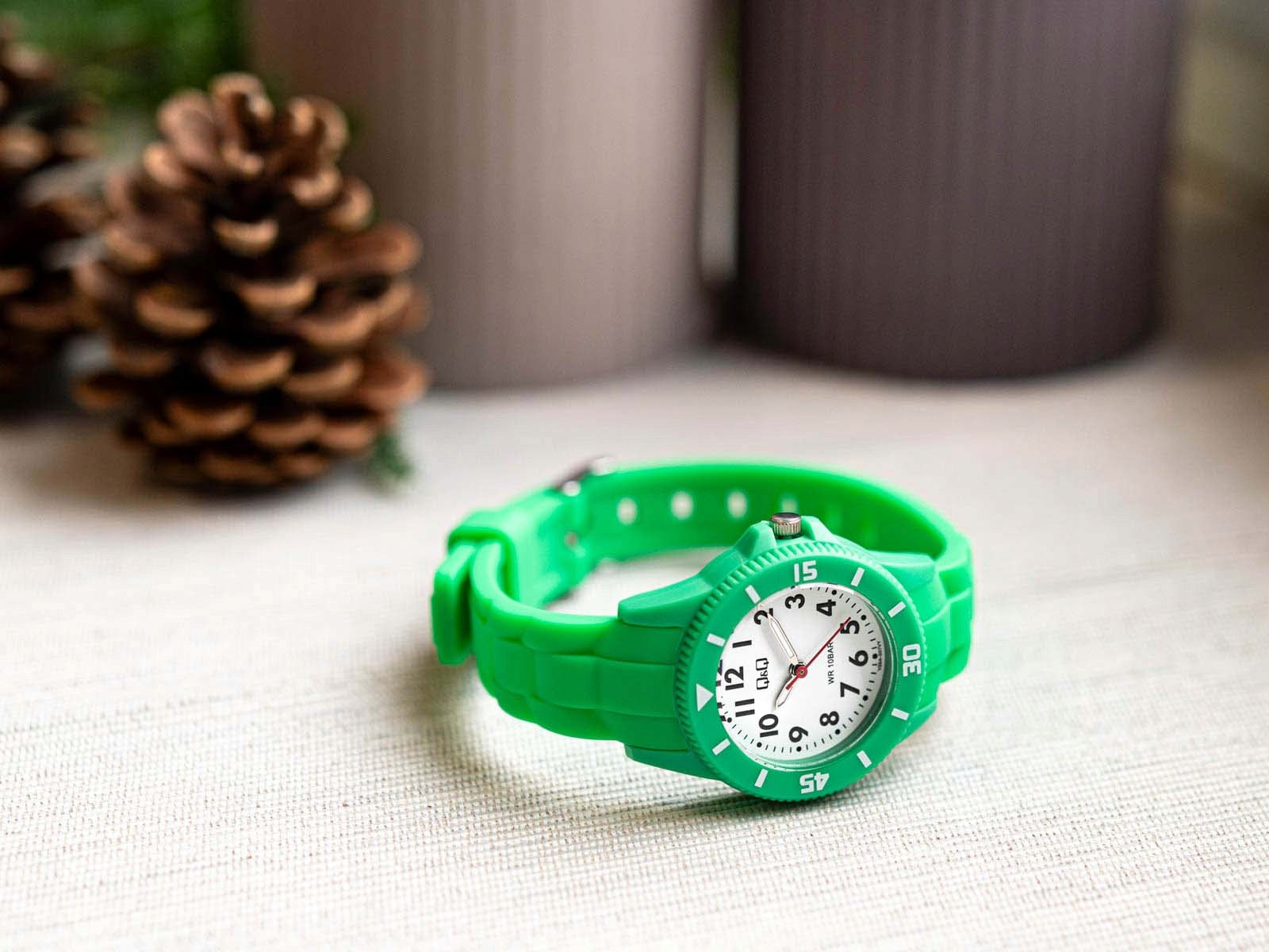 WOMEN'S WATCH QQ V26A-007VY GREEN YOUTH CASUAL 100M Batteries included yes