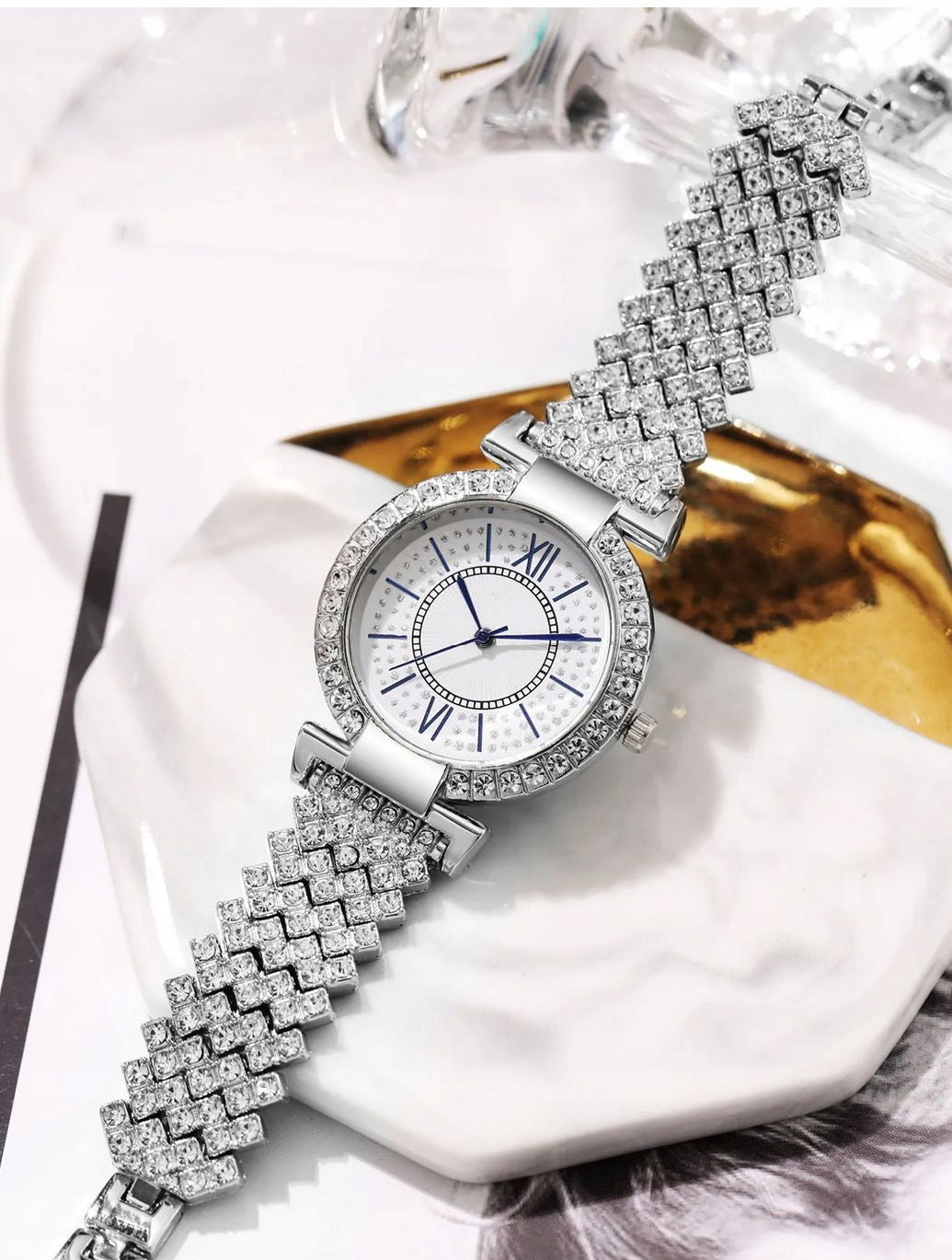 WOMEN'S WATCH WITH BRACELET SILVER ELEGANT WITH CRYSTALS 812 Brand no brand