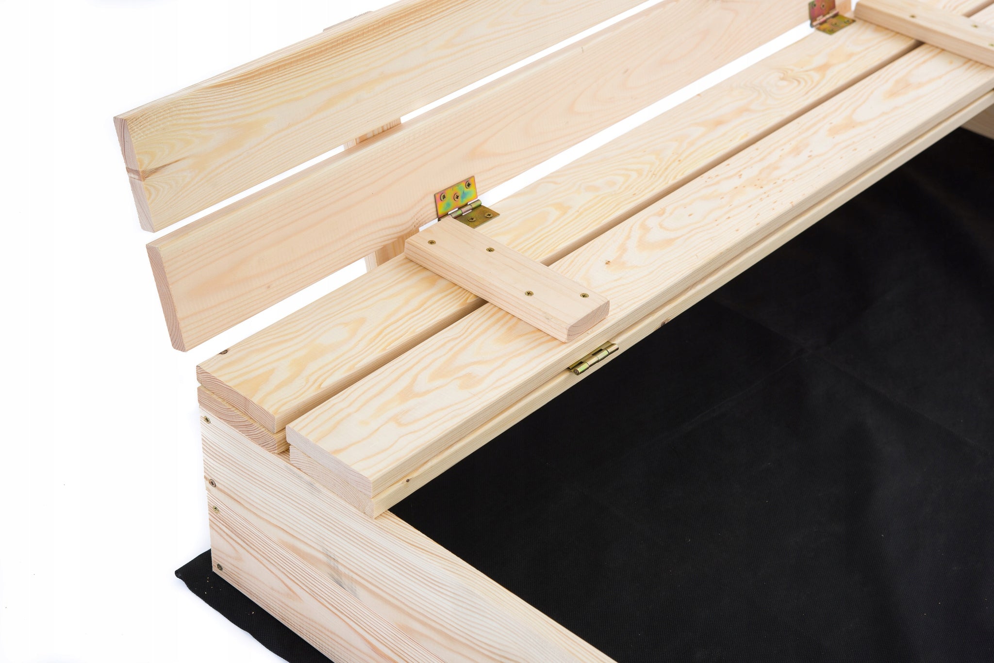 WOODEN SANDBOX CLOSED WITH BENCHES PREMIUM 120x120cm + FREEBIES Character/Title none