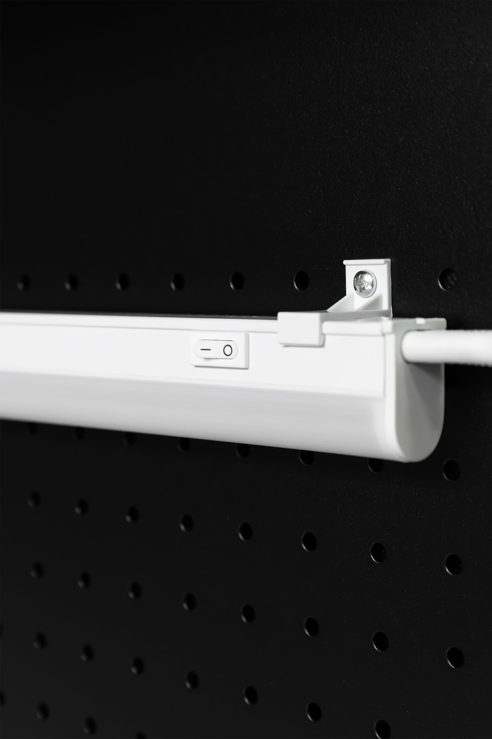 WORKBENCH TOOL CABINET EXTENSION LED GARAGE FARYS + 20 HOOKS Product depth 61 cm