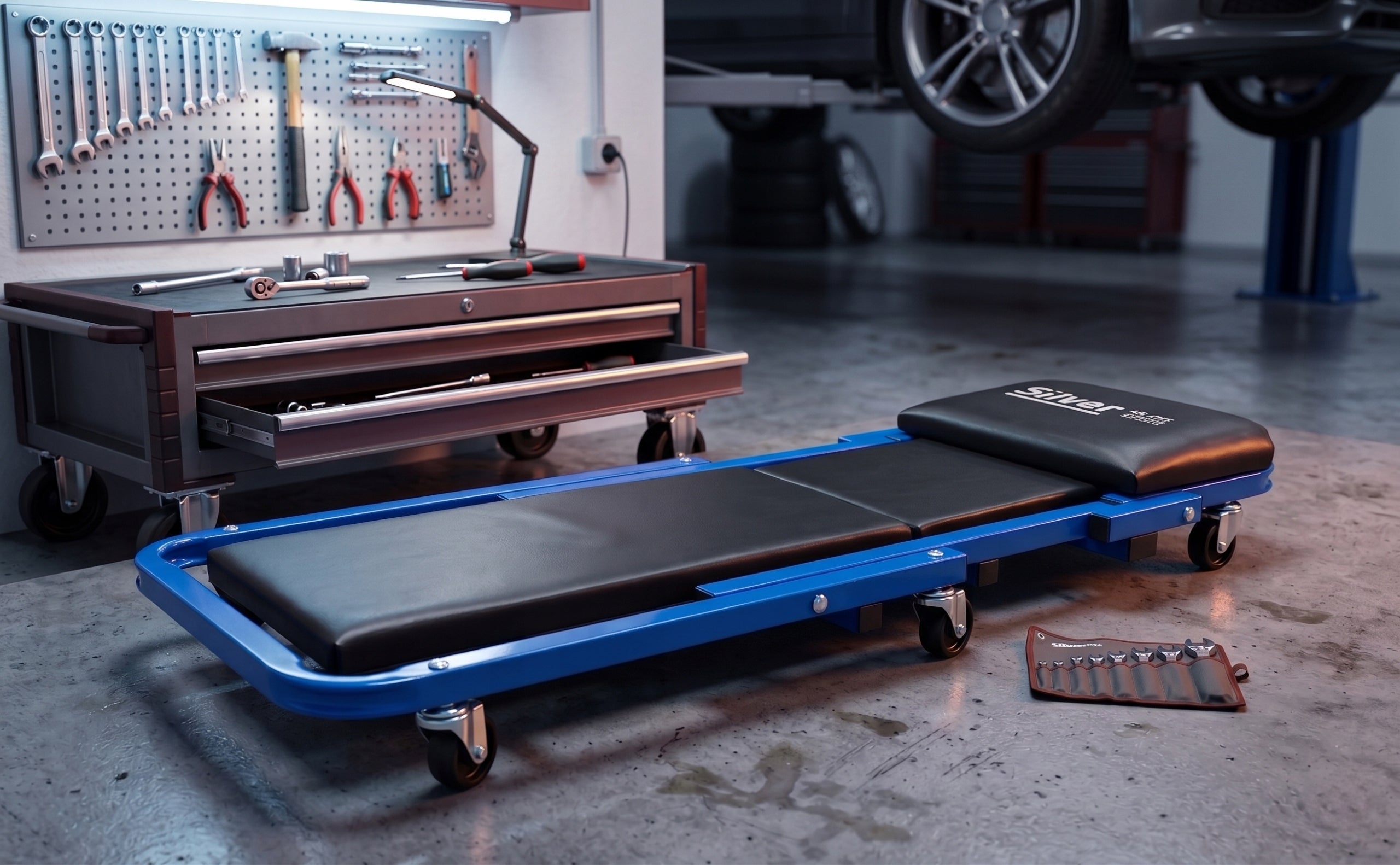 WORKSHOP COUCH FOLDING 2IN1 WORKSHOP STOOL 6 x WHEELS 150KG Product weight with unit packaging 6 kg