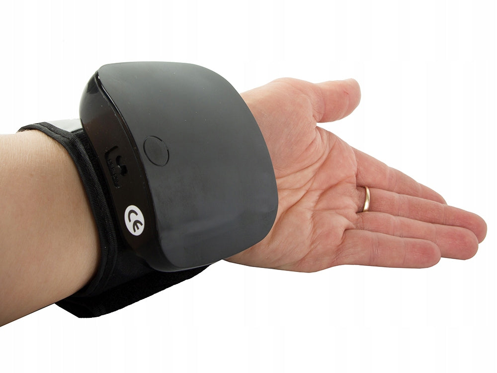 WRIST BLOOD PRESSURE MONITOR ELECTRONIC LCD USB ACCUMULATOR CASE Medical device no