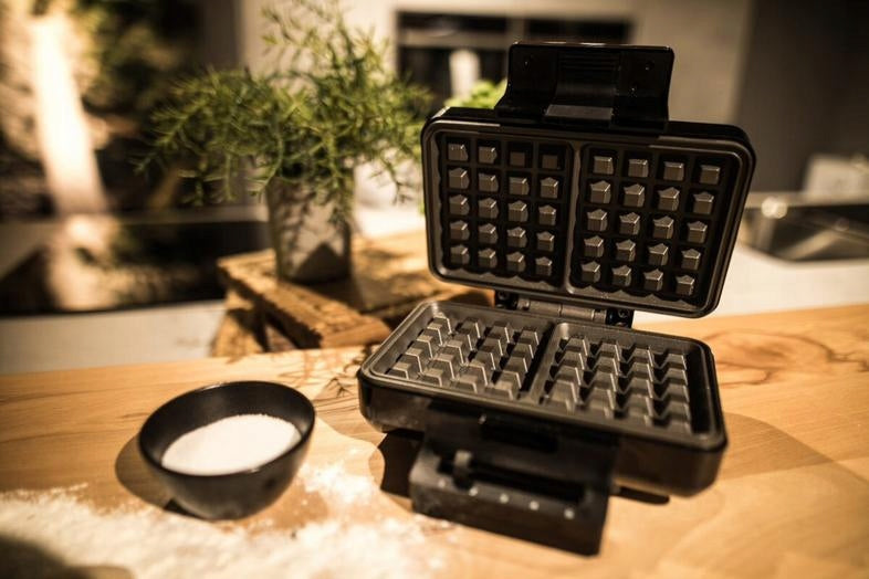 Waffle iron KOENIC KWA 3221 Packaging status original