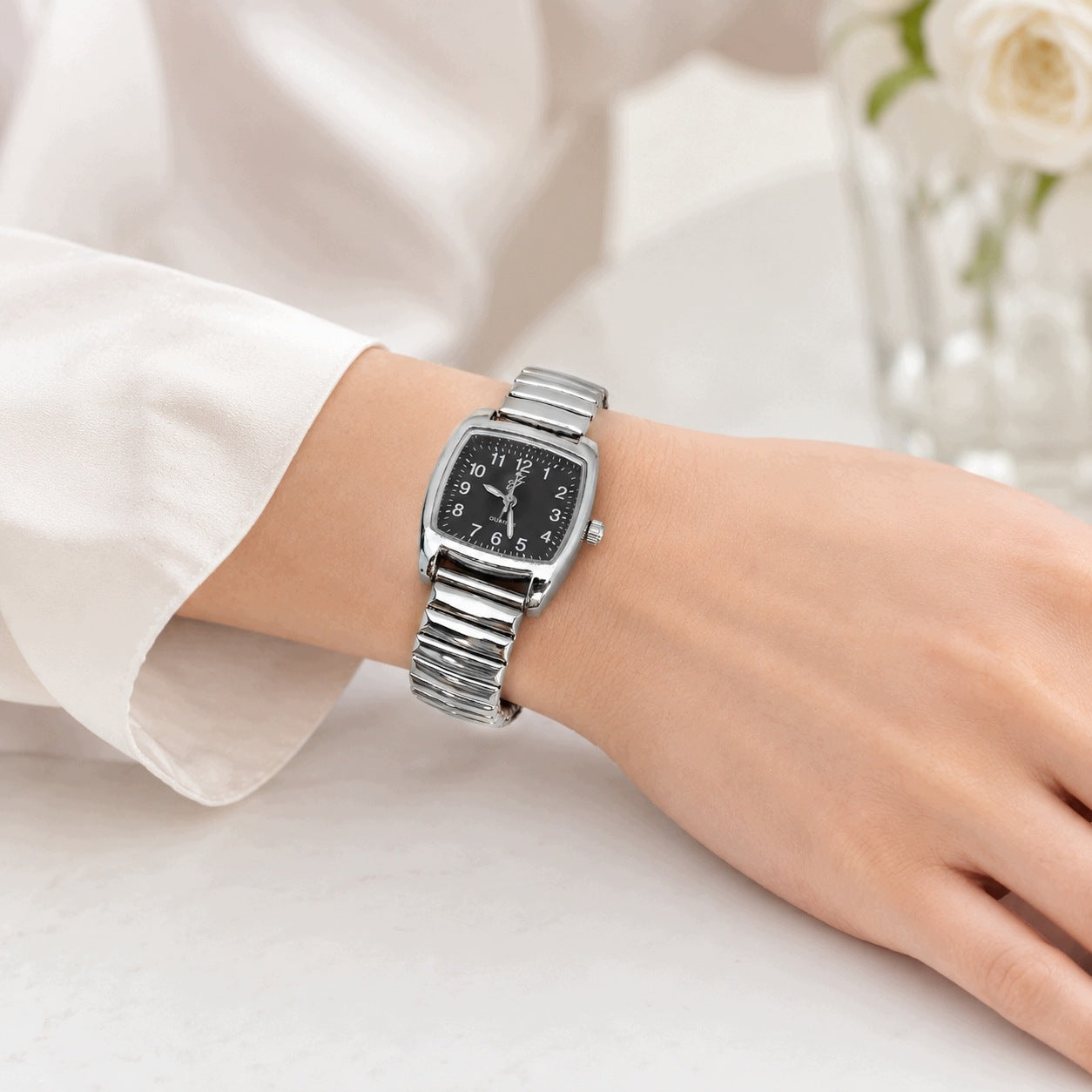 Watch Flexible JJ Silver Lightweight Elegant Small Matching Black Dial Packaging status original