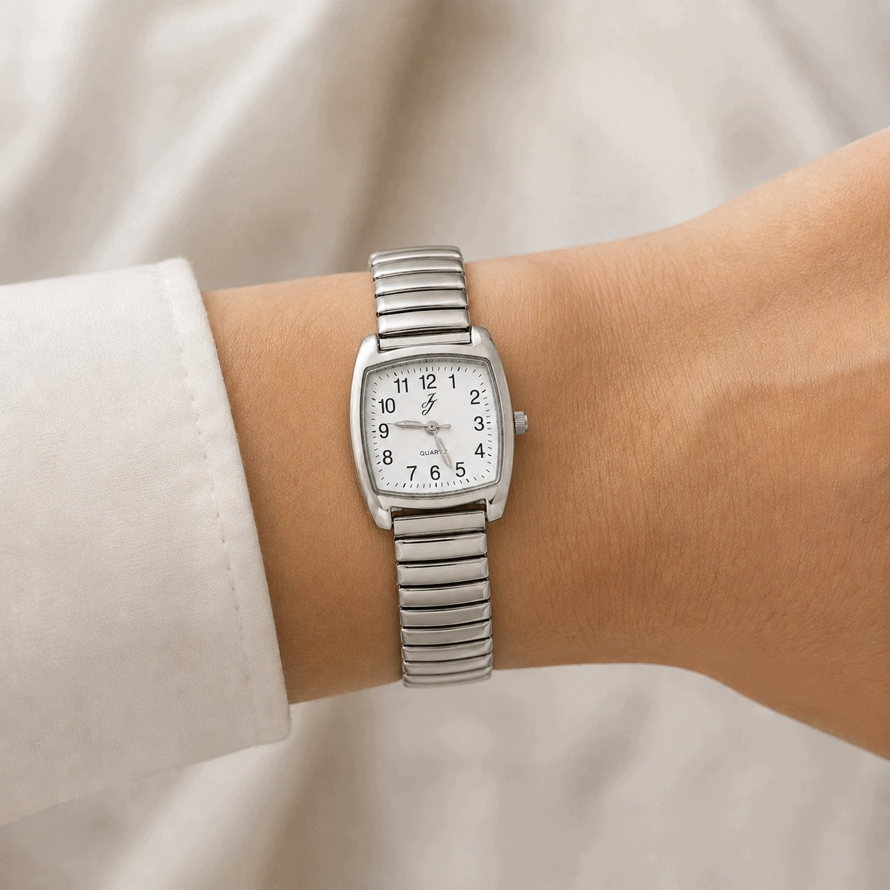 Watch Flexible JJ Silver Lightweight Elegant Small Matching White Dial Packaging status original