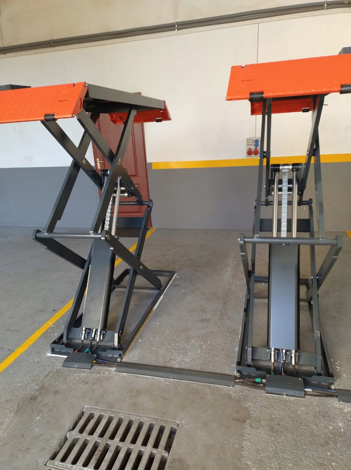 Well Kraft Scissor lift 3,5 t Well Kraft 305LP 400 V Brand Well Kraft