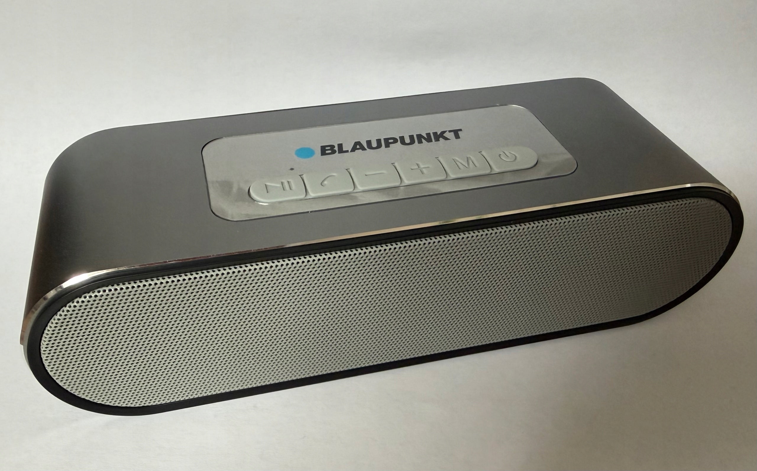 Wireless Bluetooth Speaker BLAUPUNKT BTA274 NEW ALUMINUM Powerful BASS Manufacturer code 51075