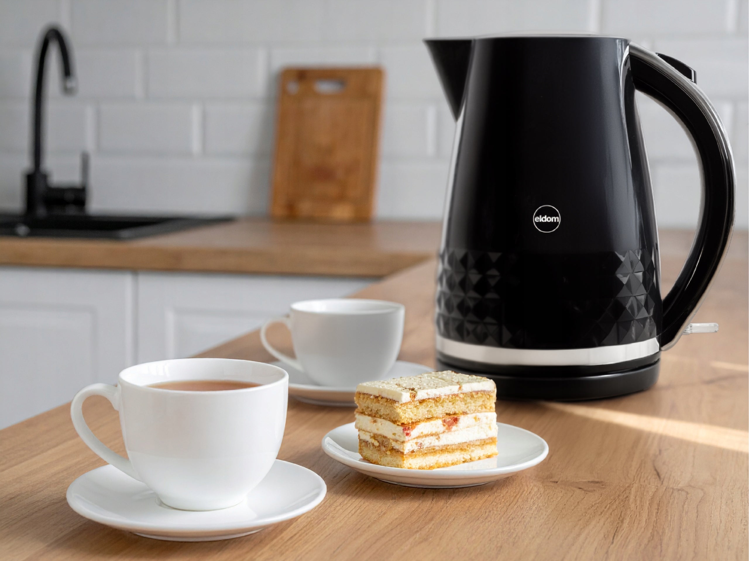Wireless electric kettle ELDOM C270 1,7L black Power 2150 W