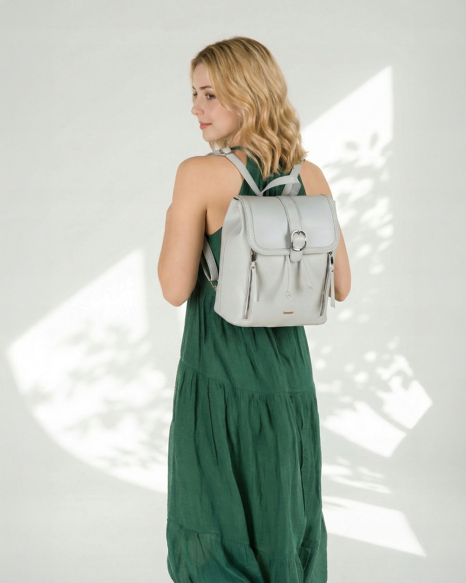 Women's backpack ROVICKY fashionable backpack roomy zip-up light elegant Packaging status original