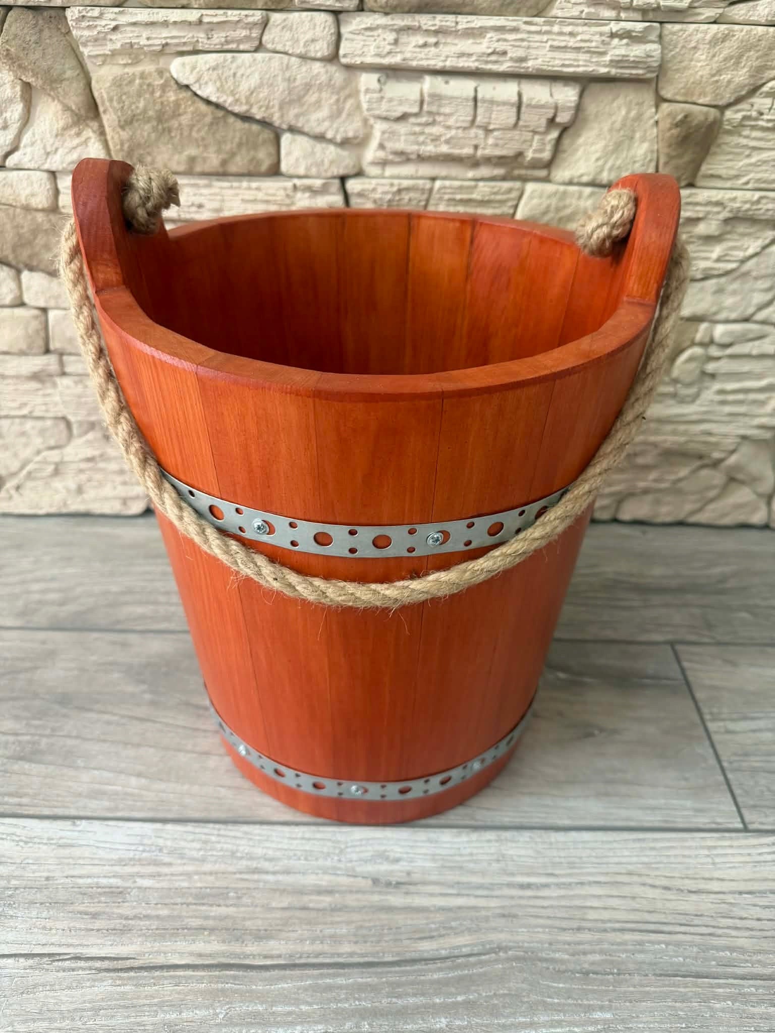 Wooden bucket decorative bucket for well cebrzyk Colors 9,8L Manufacturer code 014