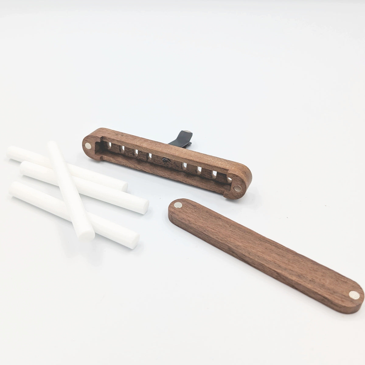 Wooden diffuser for car walnut + 4 fragrance pads Kind to the air vent