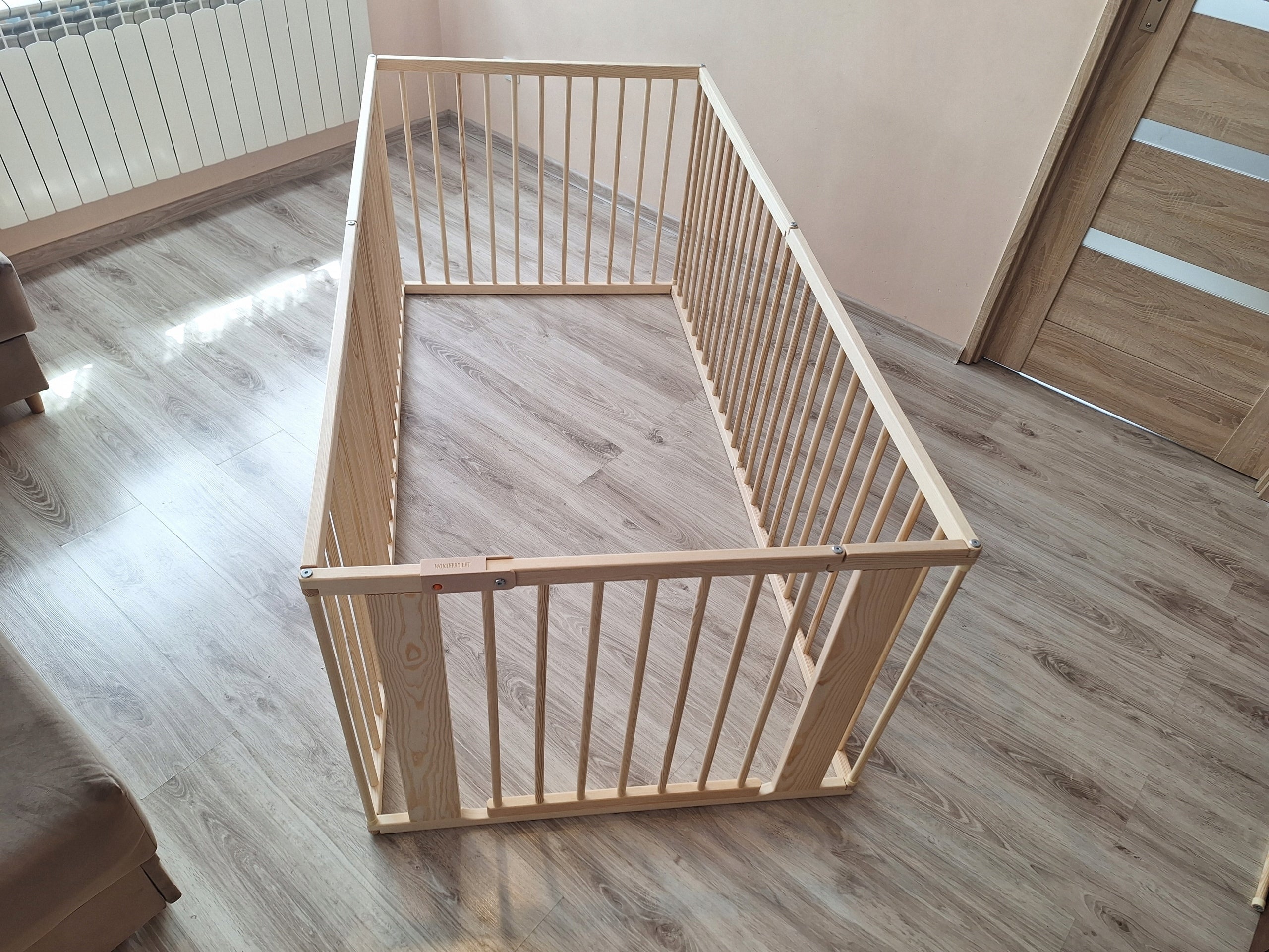 Wooden dog playpen with wicket modular fence 181x92 cm - height 72 Product width 92 cm