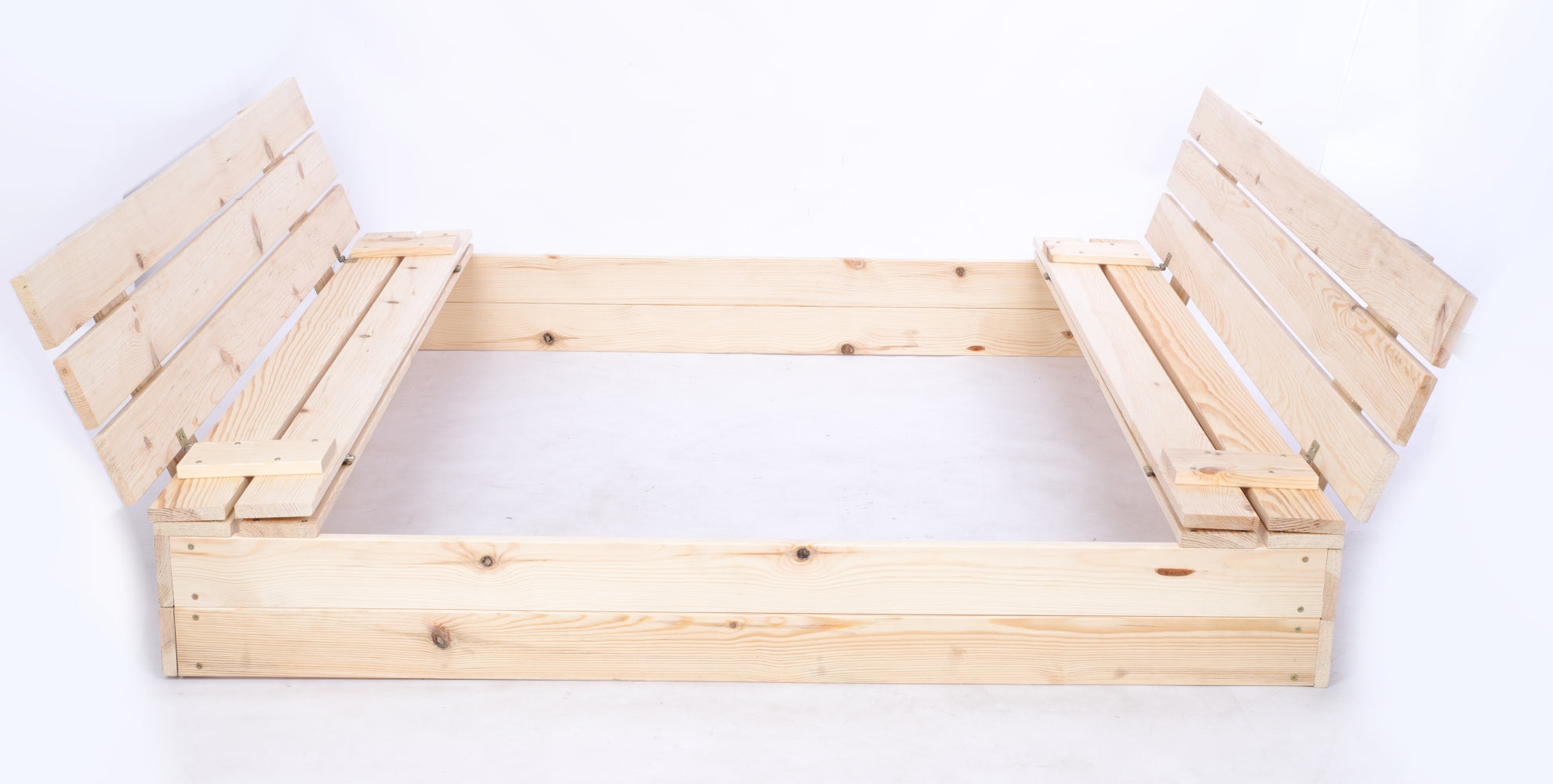 Wooden sandbox 140x140 with benches AGROTEXTILE covers the backrest Packaging status original