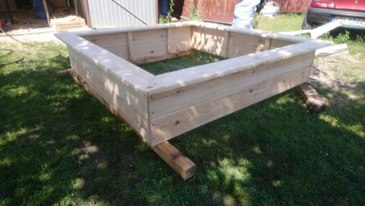 Wooden sandbox 150 x 150cm 1,5m thick board 3 cm manufacturer to size