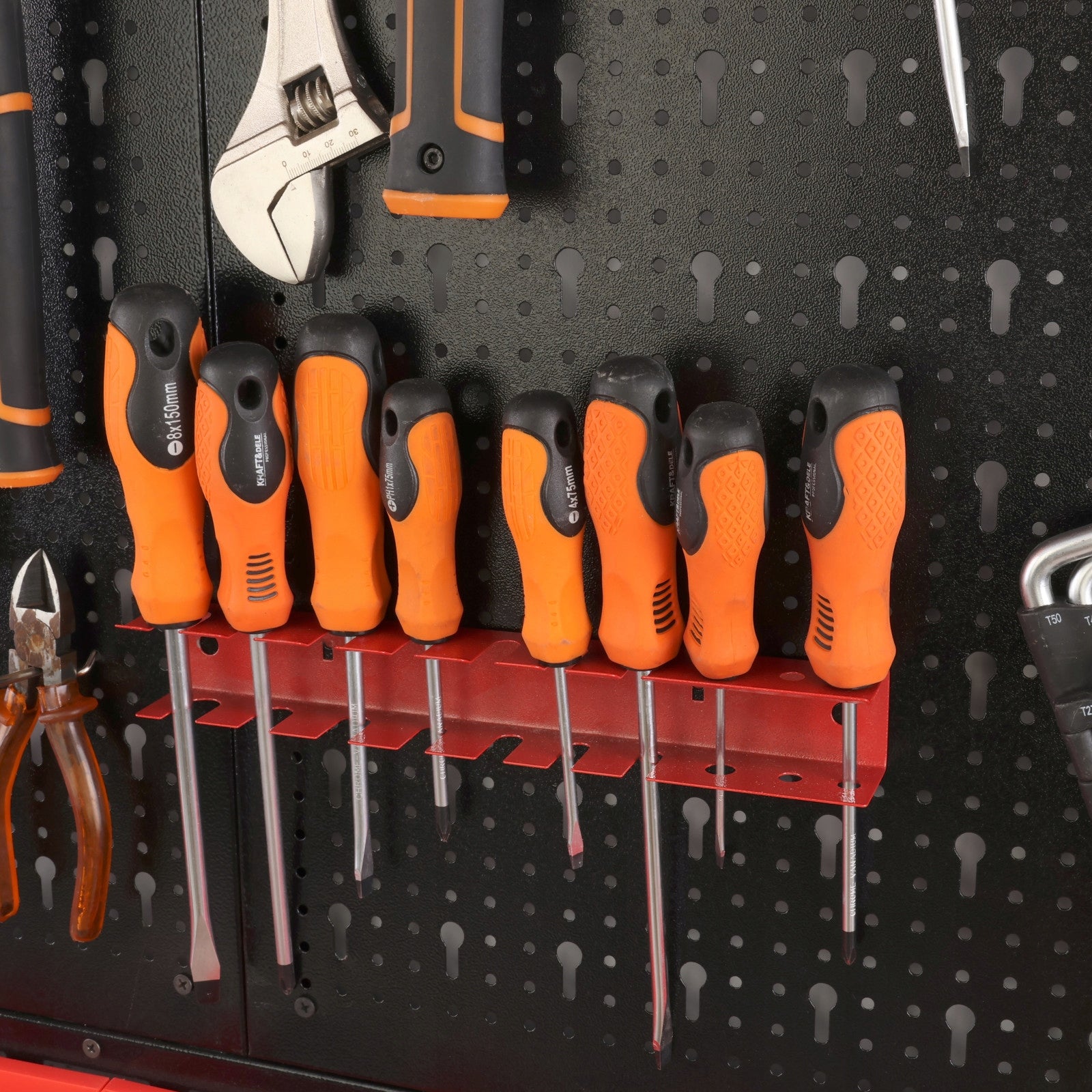 Workshop board botle 80x60 cm metal + set of 22 handles and shelves steel Kind pegboard
