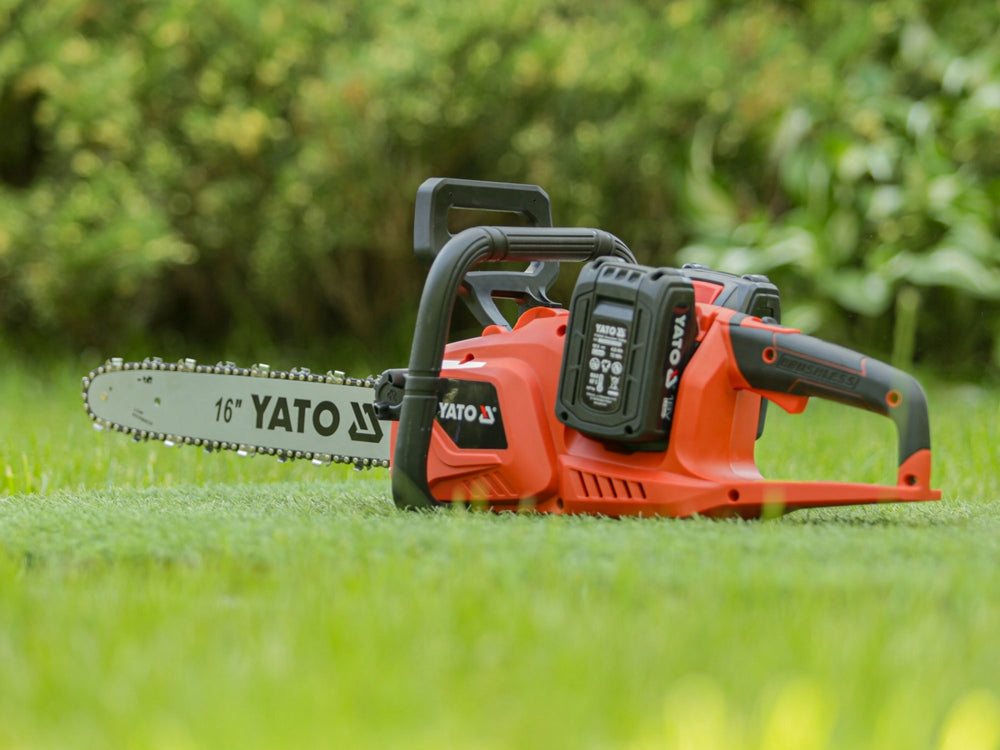 YATO CHAINSAW 16 2X18V YT-828132 Chain speed 15 m/s