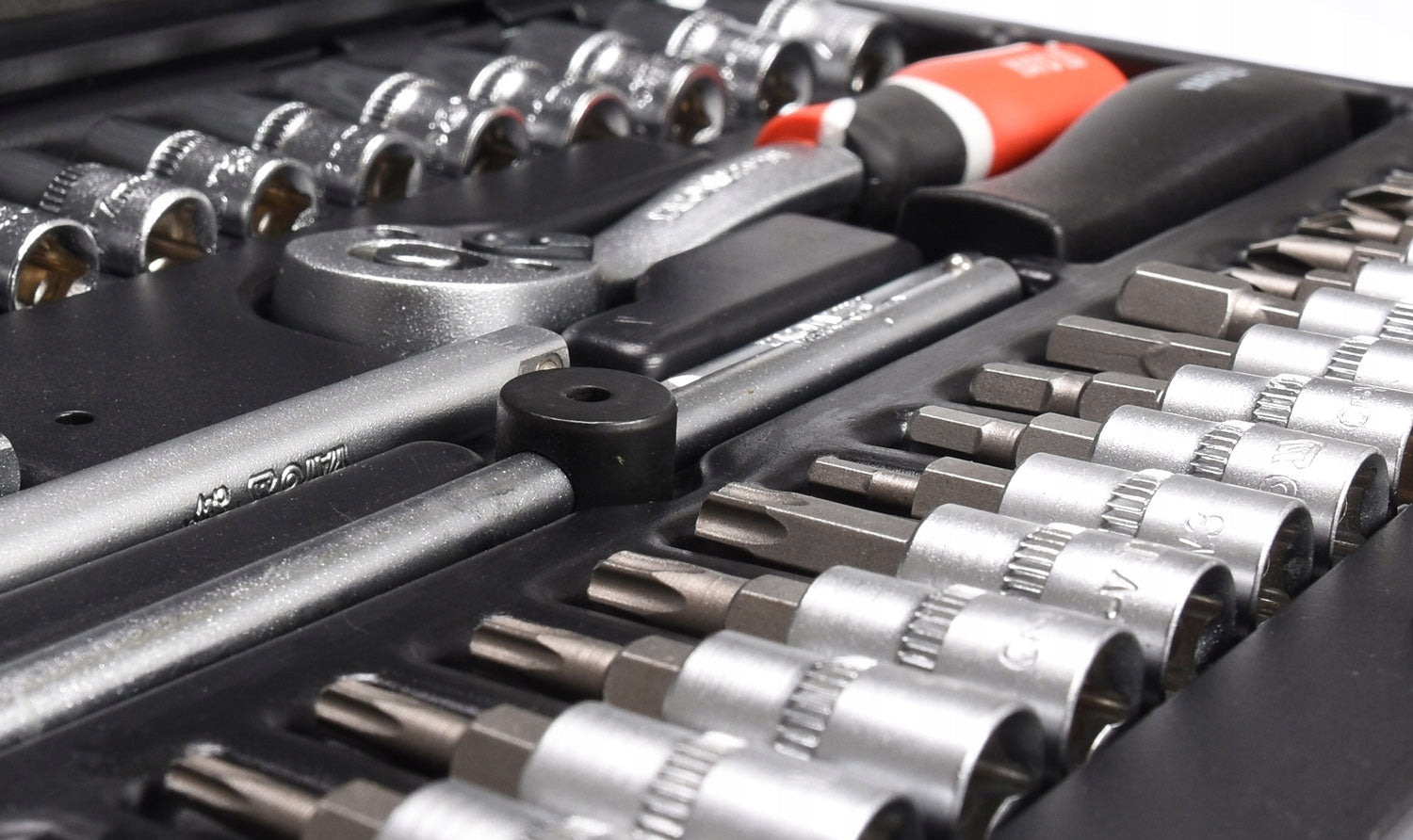 YATO SOCKET WRENCH TOOL KIT SOCKET WRENCH 1/4'' 38el. BITS Brand Yato