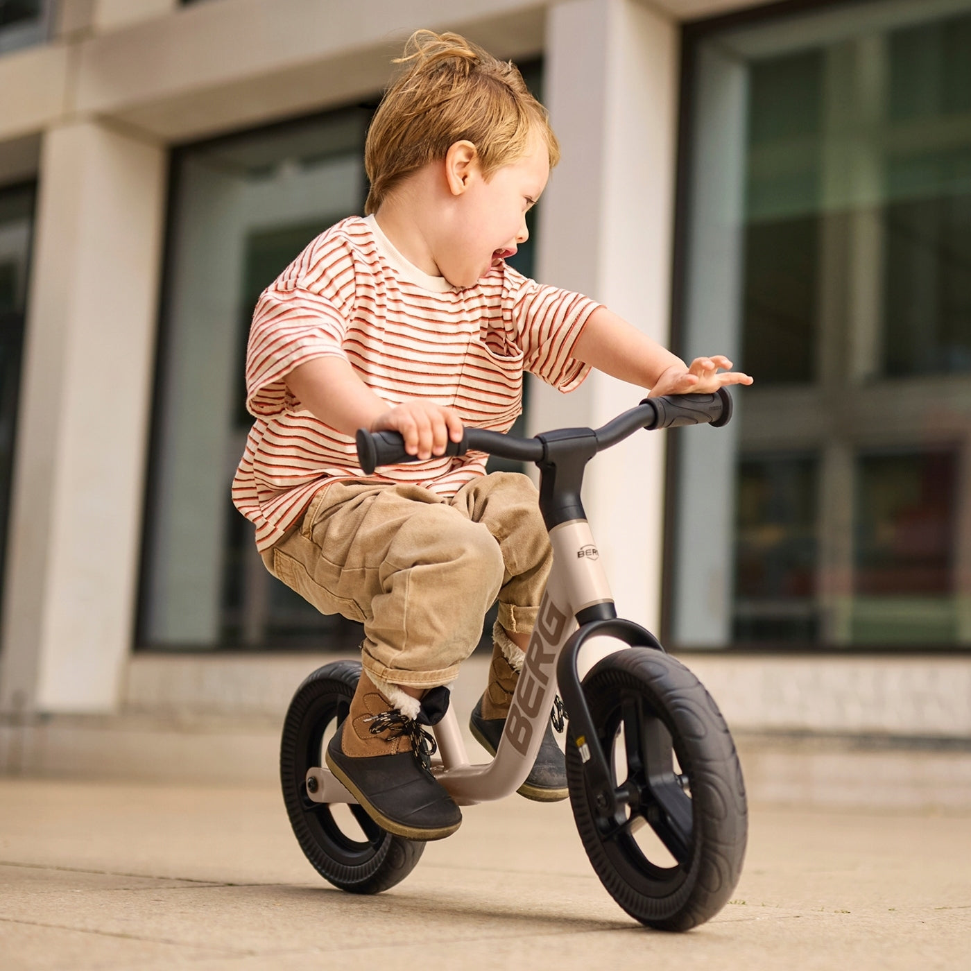 children's balance bike BERG MOOV 10, 10 inches from 2 years sand beige Wheel size in inches 10"