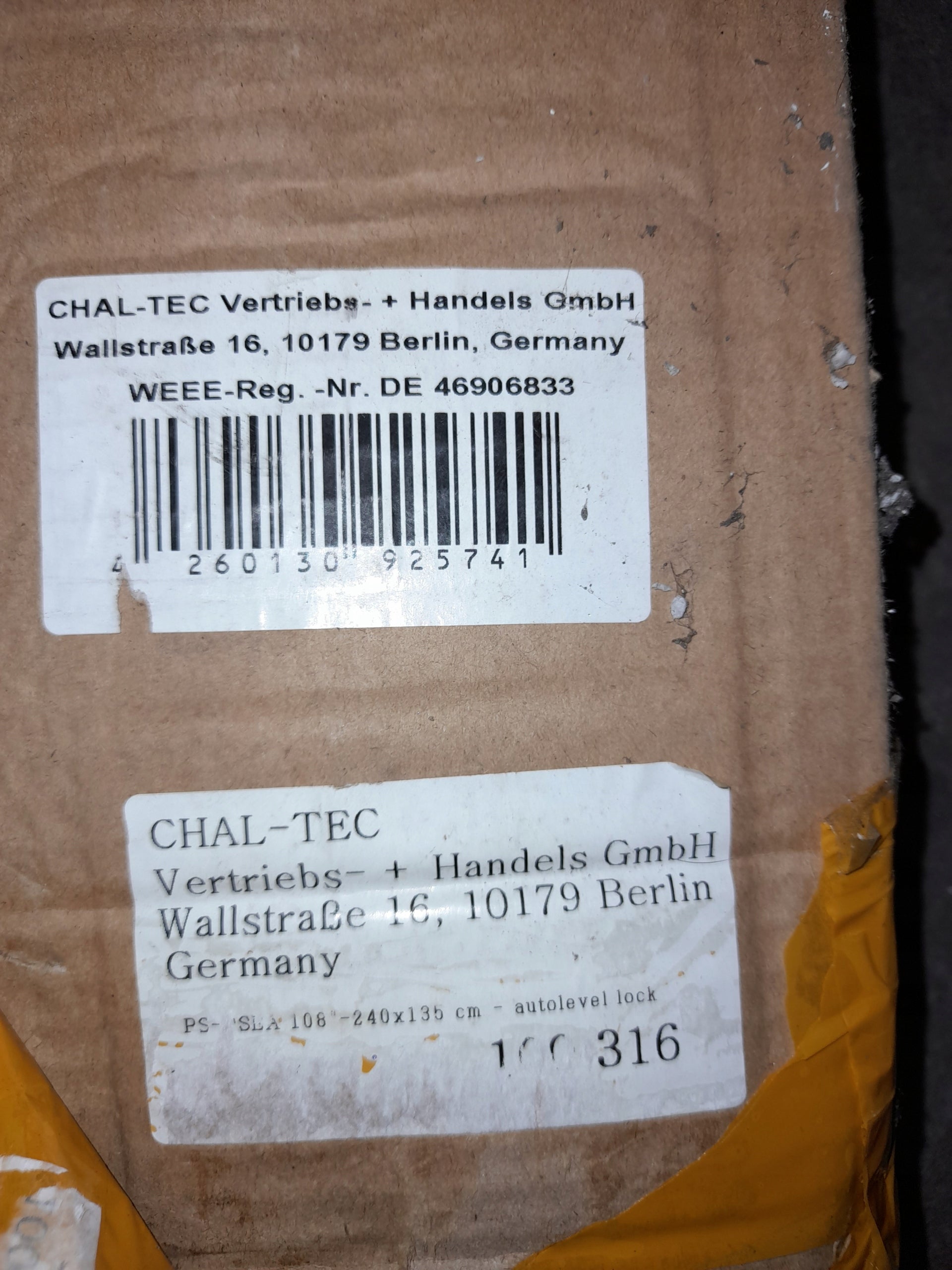 projector screen 240x135 108" new Brand no brand