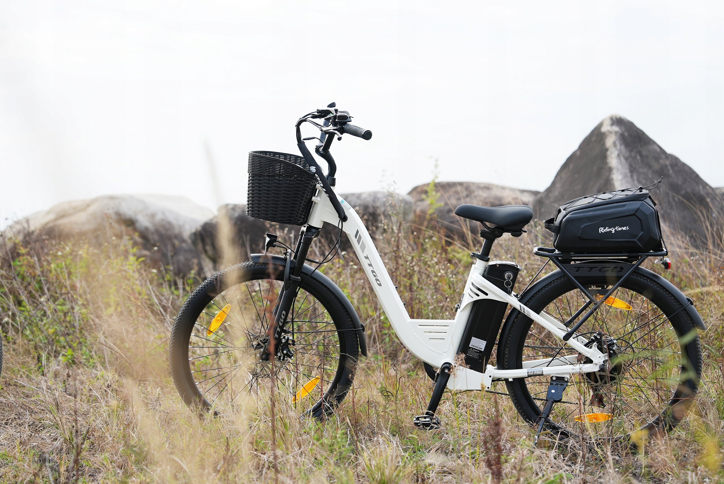 stylish men's/women's E-bike TTGO C2 Pro 250W 52NM 36V18AH 25KM/H 120KM 26" Model Urban commuter Ebike Shimano-7s TTGO C2 Pro 250W